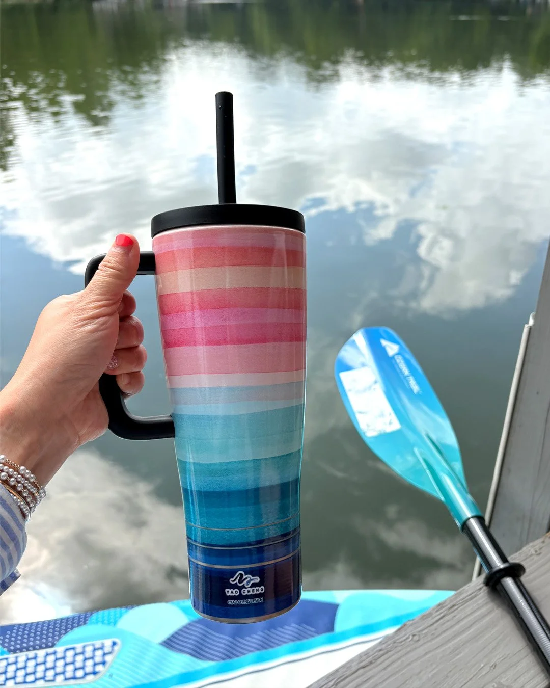 Taking my new @tervis tumbler "Sunset Beach Mood" to the lake today! 🌊 I'm enjoying the last few days of summer- there is truly nothing better than bringing relaxing art into my everyday! ✨

💬 comment SUNSET or tap link in my bio to shop 
