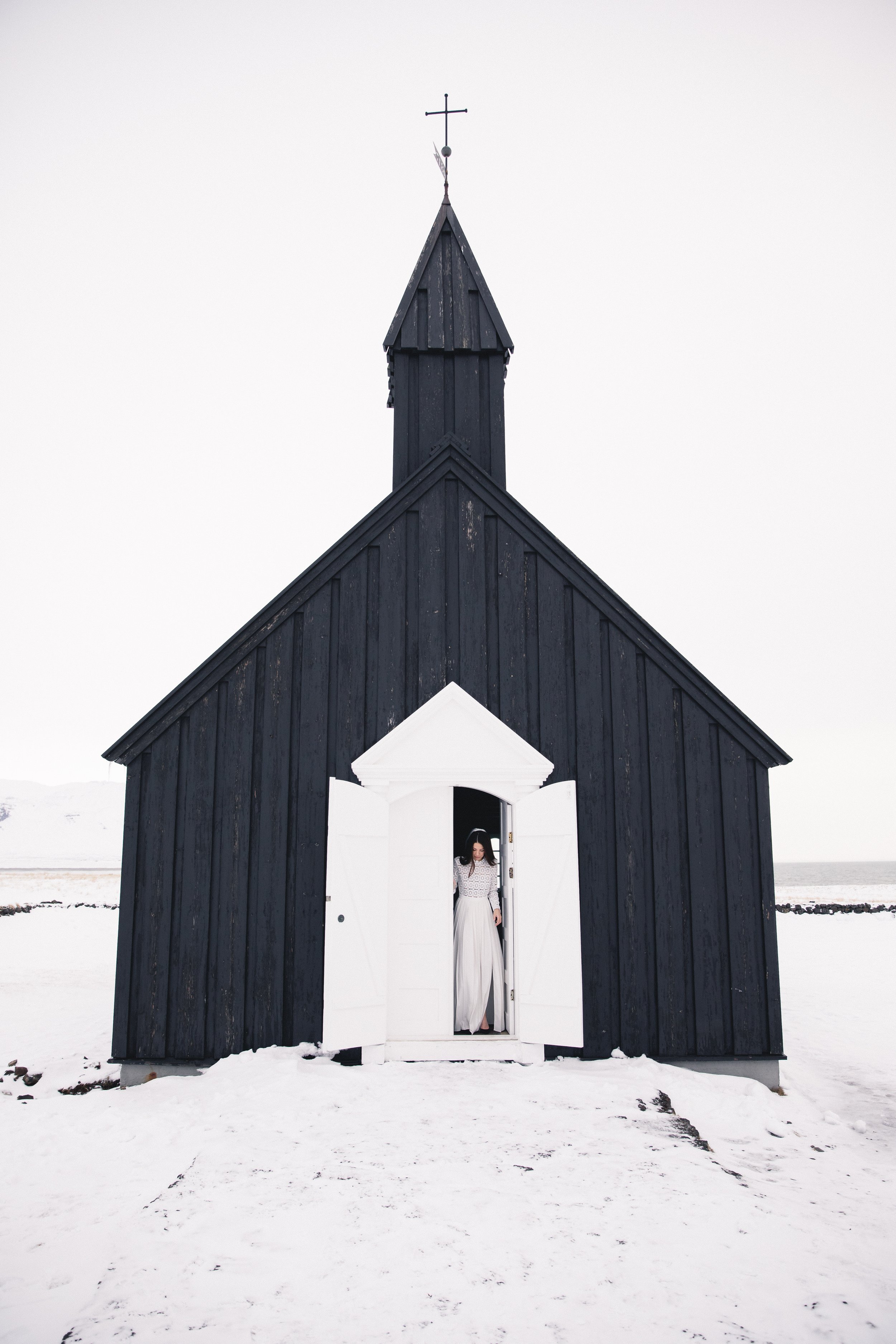 Icelandic Explorer Wedding Elopment 29.jpg