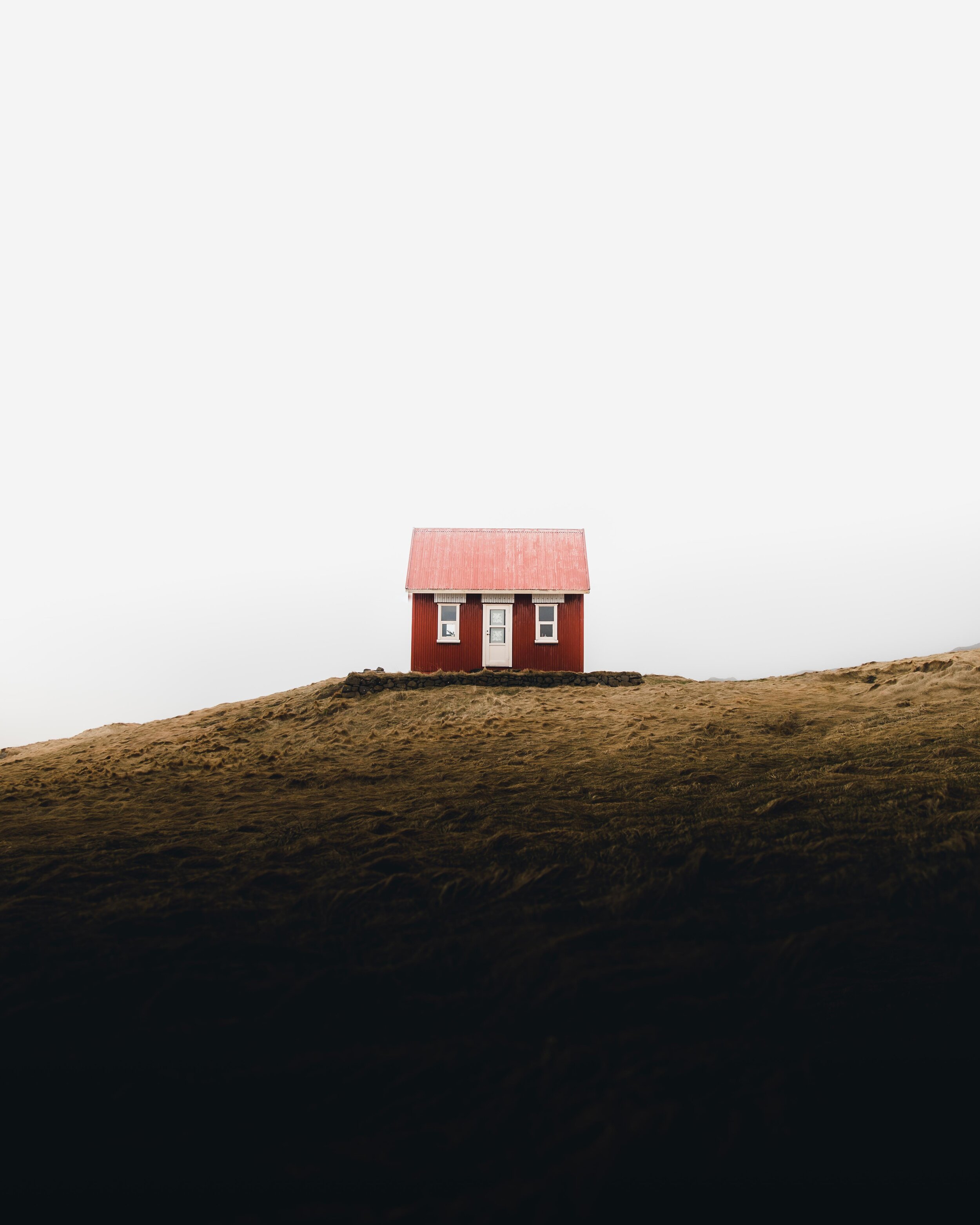 Icelandic explorer lonely houses 20.jpg