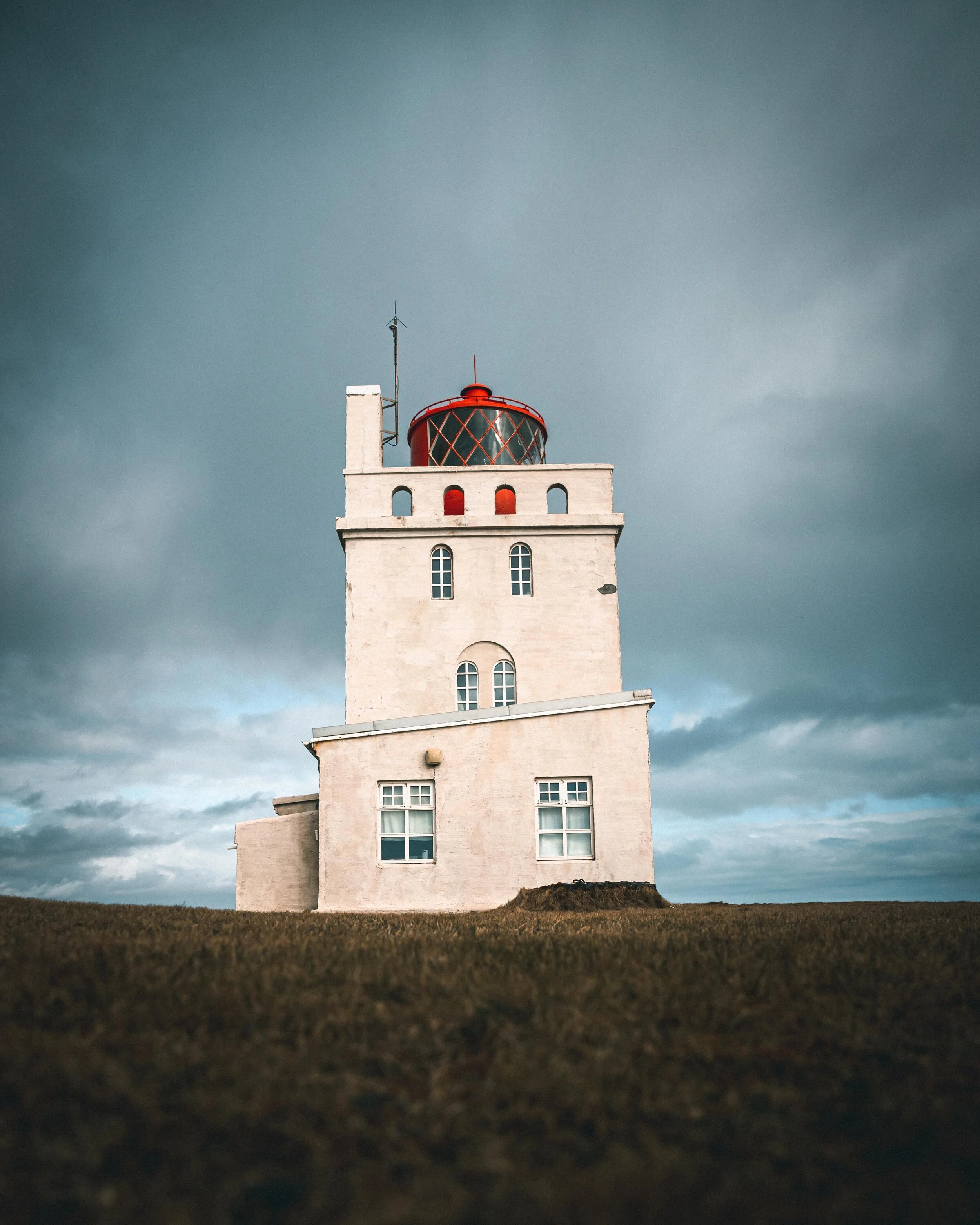 Icelandic explorer lonely houses 13.jpg