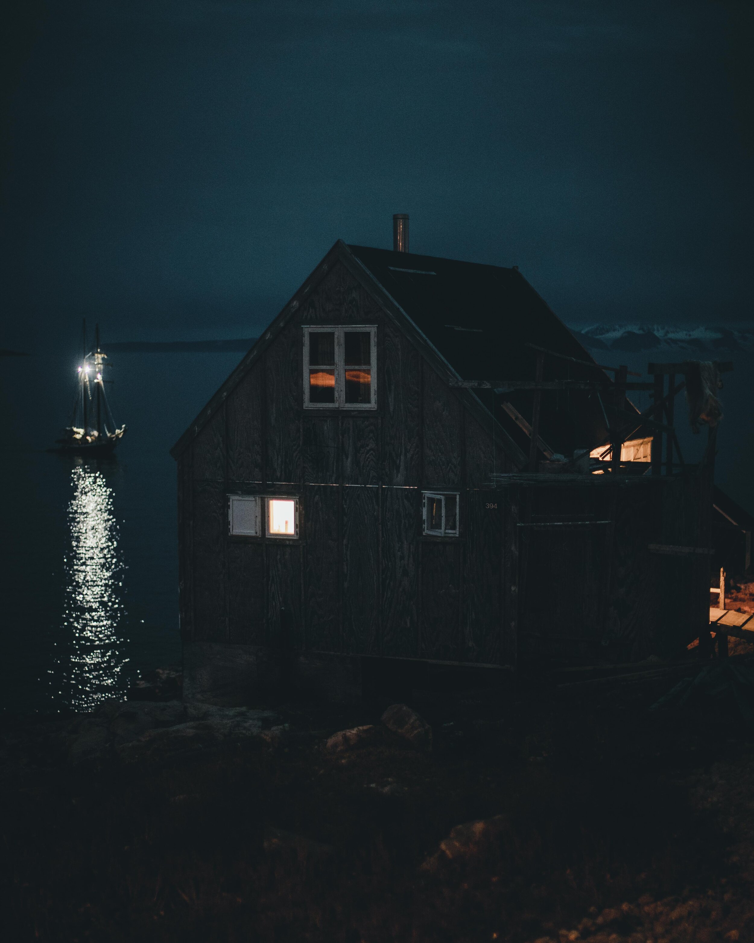 Icelandic explorer lonely houses 16.jpg