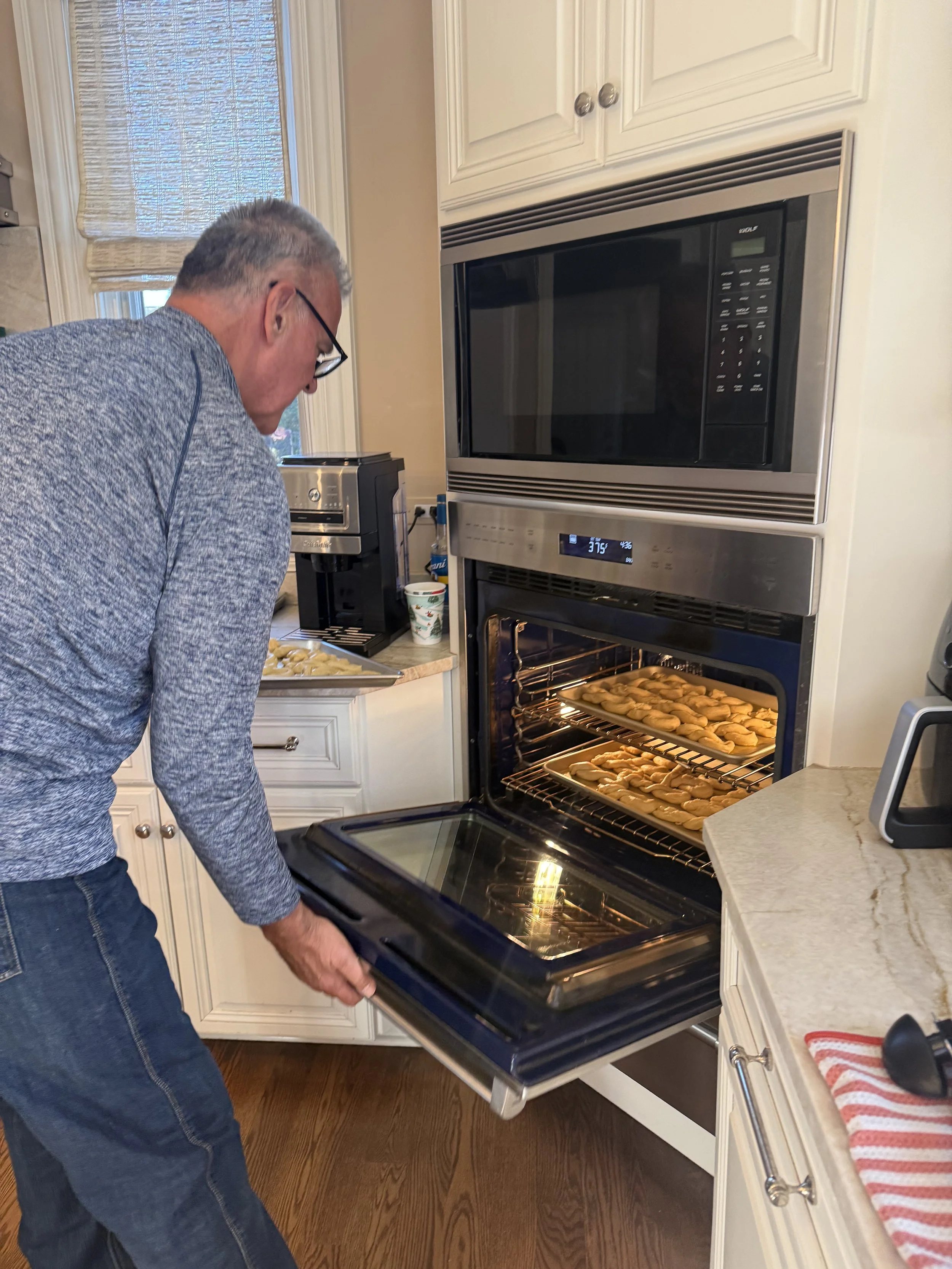 Kefi Koulourakia4.jpeg