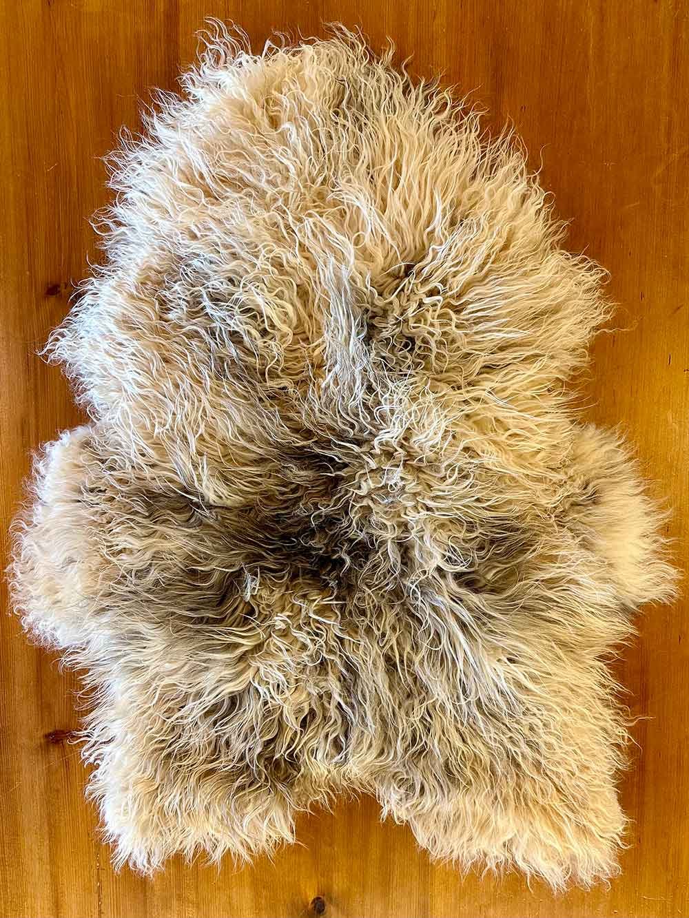 Wool Side ”Heather” Creamy Black-Gray Flecked Sheepskin Pelt