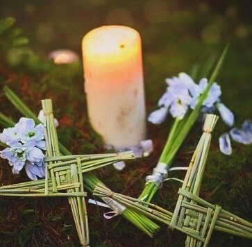 Come join us at Fethard Horse Country Experience museum making St Brigid crosses ✨

on St Brigid&rsquo;s Day 
Thursday, February 1st
 🕰️ 15:30

All materials provided and Millie Philippa will be there to guide you through the process , so all you ha