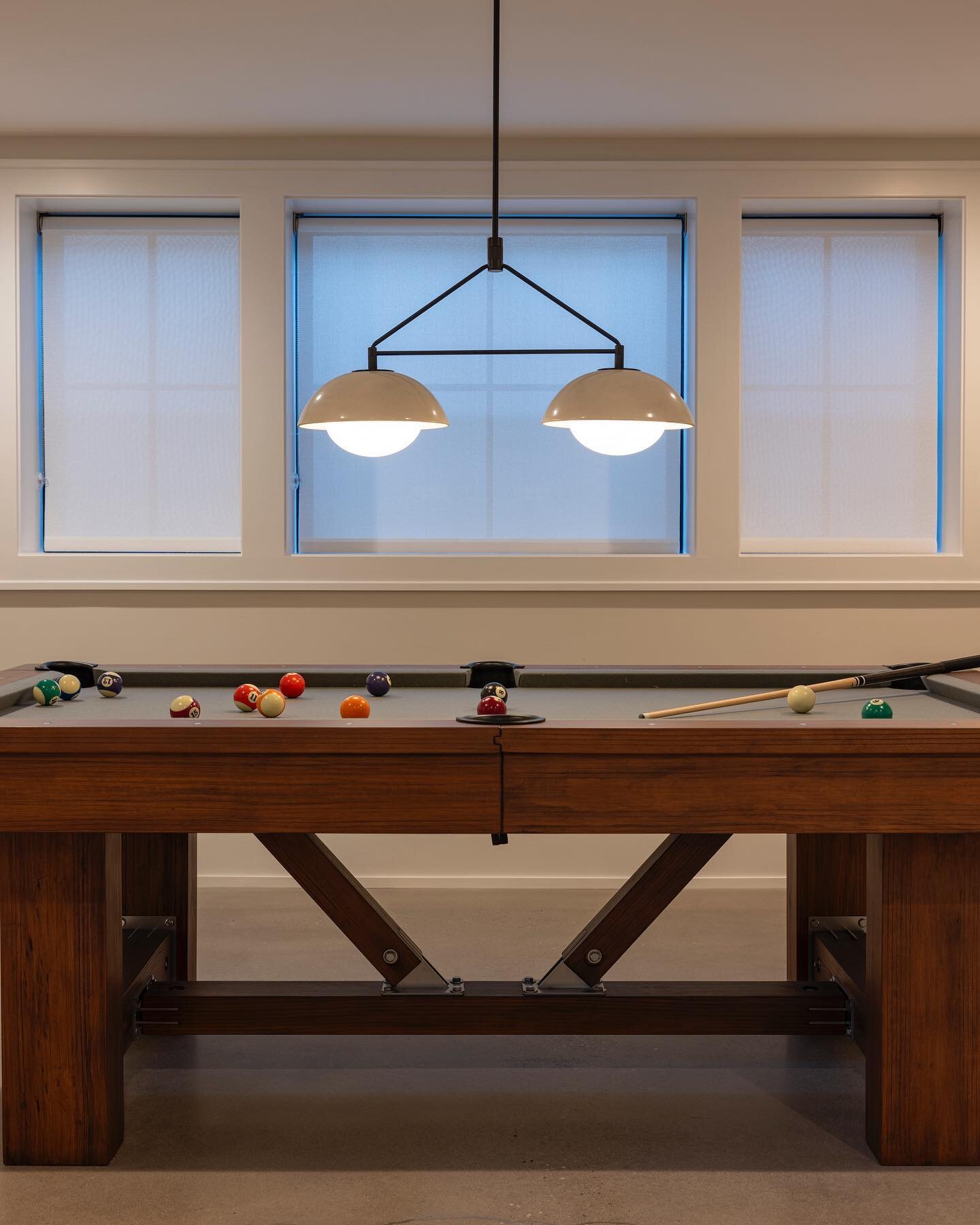 Rack &lsquo;em up&hellip;.finished basements are essential these days. Some nice indoor activity as we head into the cold months ahead. 

📸 @musnicki_photography 
.
.
@jaffedesigngroup 
.
.
@wilsonmitadesign 

#finishedbasement #newhouse #custombuil