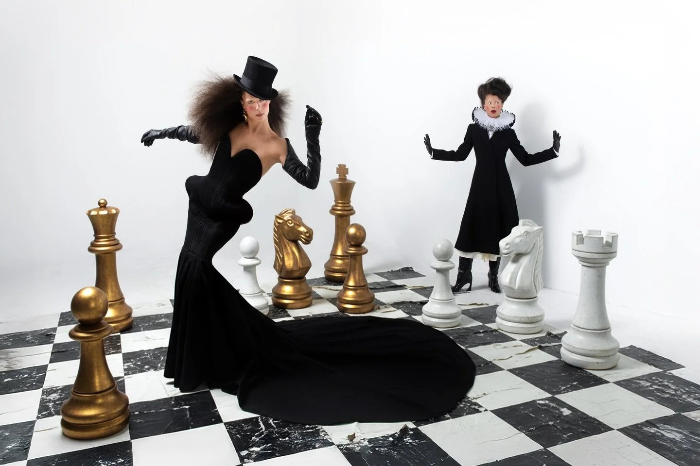 NEW FOR @schonswitzerlandmag 🤍🖤🤍

TEAM 
@cleliacz 
@frankherbrand1 @knoops  @logane_neffah + @cheyenne_neffah
@henryolivierhair using @elevenaustralia
@lorelencoriton
@lasheskill
@oceane.vd @tabathaarusso
@roselebarazer @corre_manon @lye_amone
@an