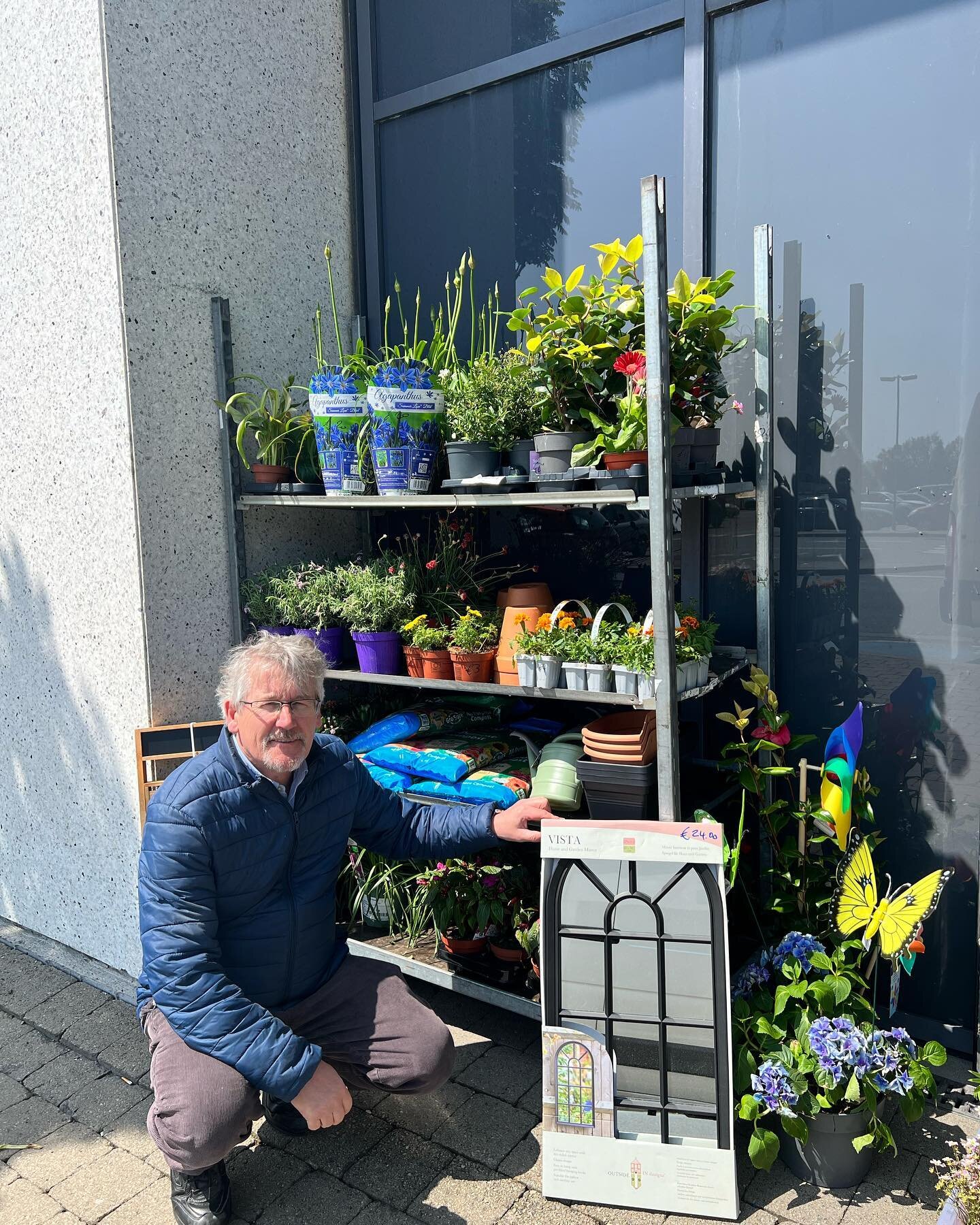 Have you seen ValuMarts beautiful flowers at the back of the store? 😍🌸

Drop in and discover a range of beautiful flowers and gardening essentials now in store! Need any help? Don&rsquo;t hesitate to ask a member of the ValuMart team who are always