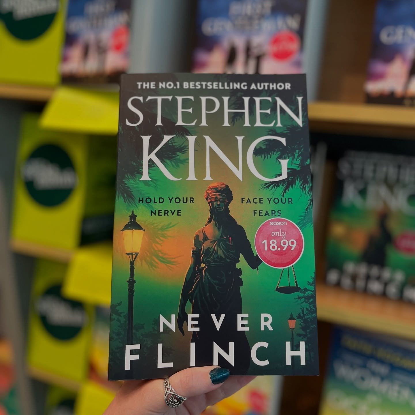 Bestsellers of the week! 📚💫 looking for the perfect book to add to your summer reading list? Look no further than @eason_ireland #summerreading #eason #bestseller