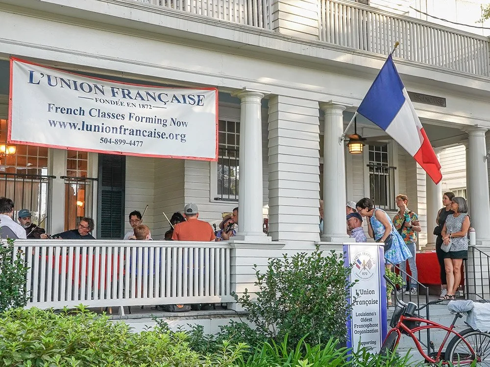 New_Orleans_Cajun_Music_05_Front_Porch_1000x750.jpg