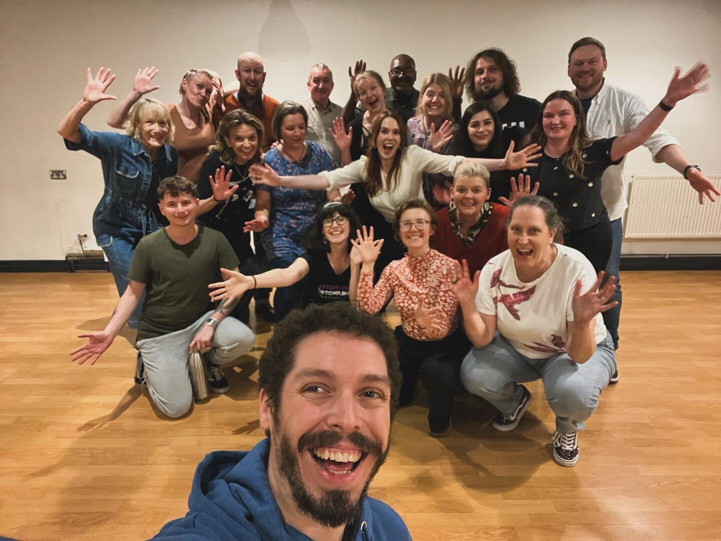 Look at this lovely lot who all graduated from our Intro to Lindy Hop course last night! 💕 📸 

They brought so much energy and readiness to engage with history, rhythm and communication each week and we couldn&rsquo;t be more proud of them! 

Fancy