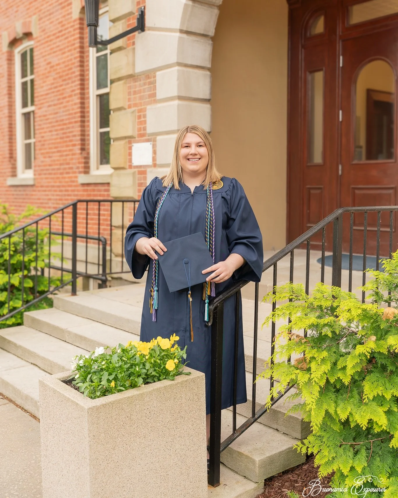 Kiley, WVU Grad π©πΌ‍πβ¨ 
•
•
•
•
•
•
#BuonamiciExposures #BuonamiciExposuresPhotography
#wvphotographer #morgantownwv #seniorszn #senior2025 #senioryearmagazine #seniorMUSE #seniorstyleguide #theseniorcollective #th