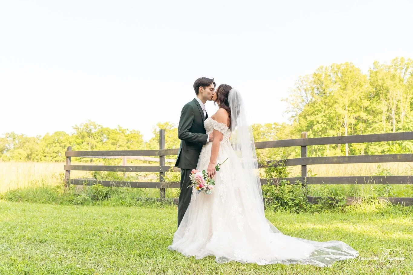 πΌWildflowers, sunshine, and so much loveπΈ
The Kohuts’ wedding day was as sweet as they are from start to finish.π
•
πΈ Photography: @buonamiciexposures 
π°π»‍βοΈ Dress: @davidsbridal 
π€΅π»‍βοΈSuits: Don’s Men’s Shop
&b