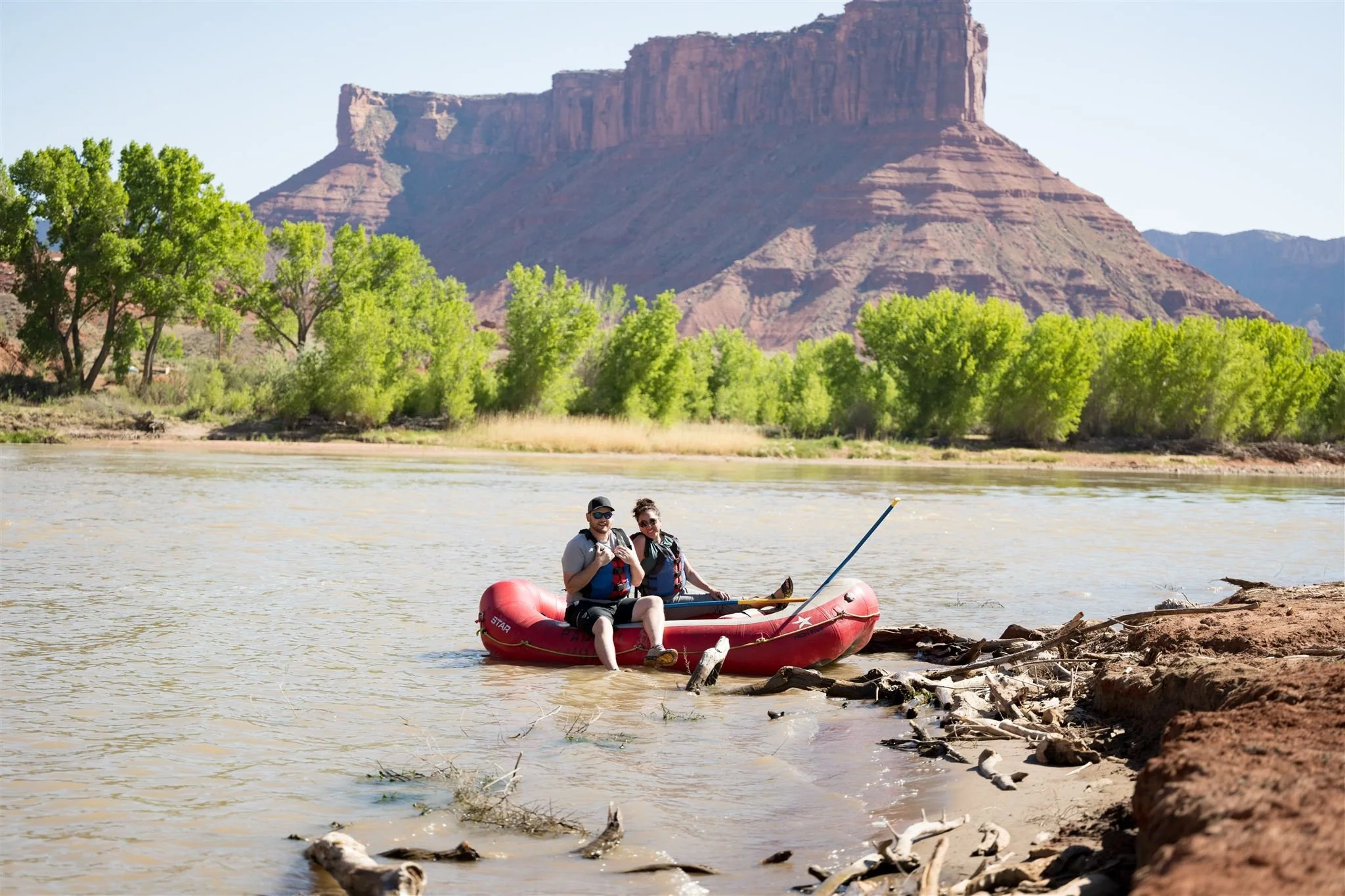 Josh-Michelle-Zion-Moab-April-2025-FINAL_EDITS-215_websize.jpg