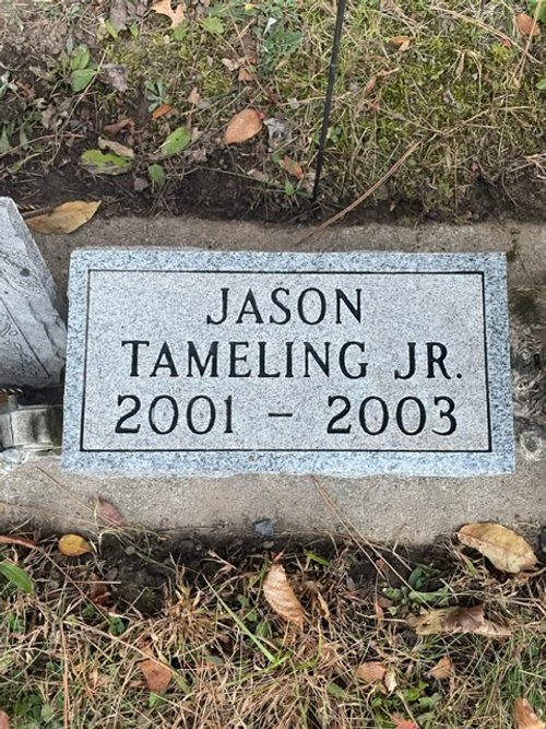 Headstone-and-Blooms-Gravestone-cleaning-tameling-after.jpg