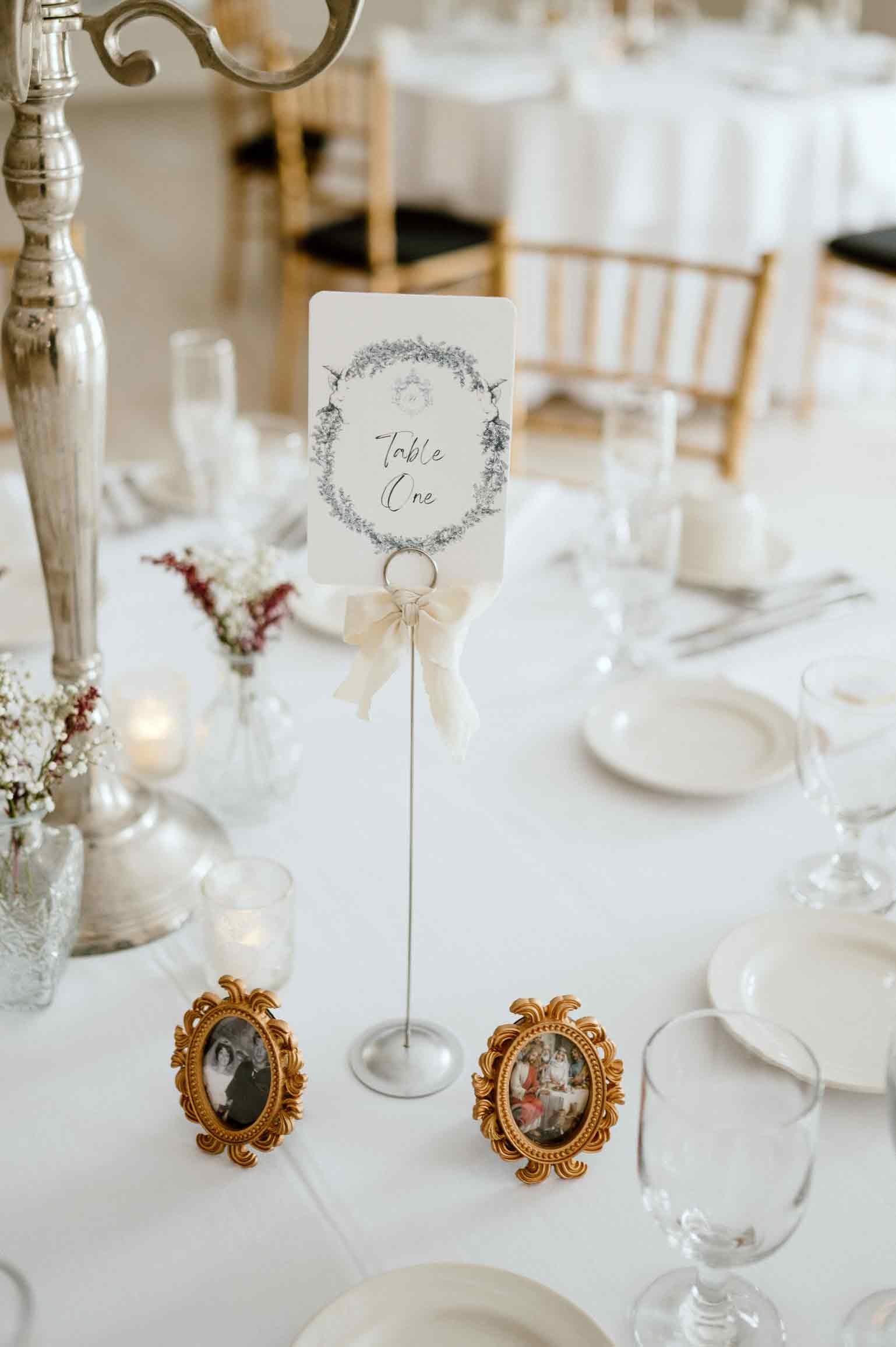 table-decor-disalvos-wedding.jpg