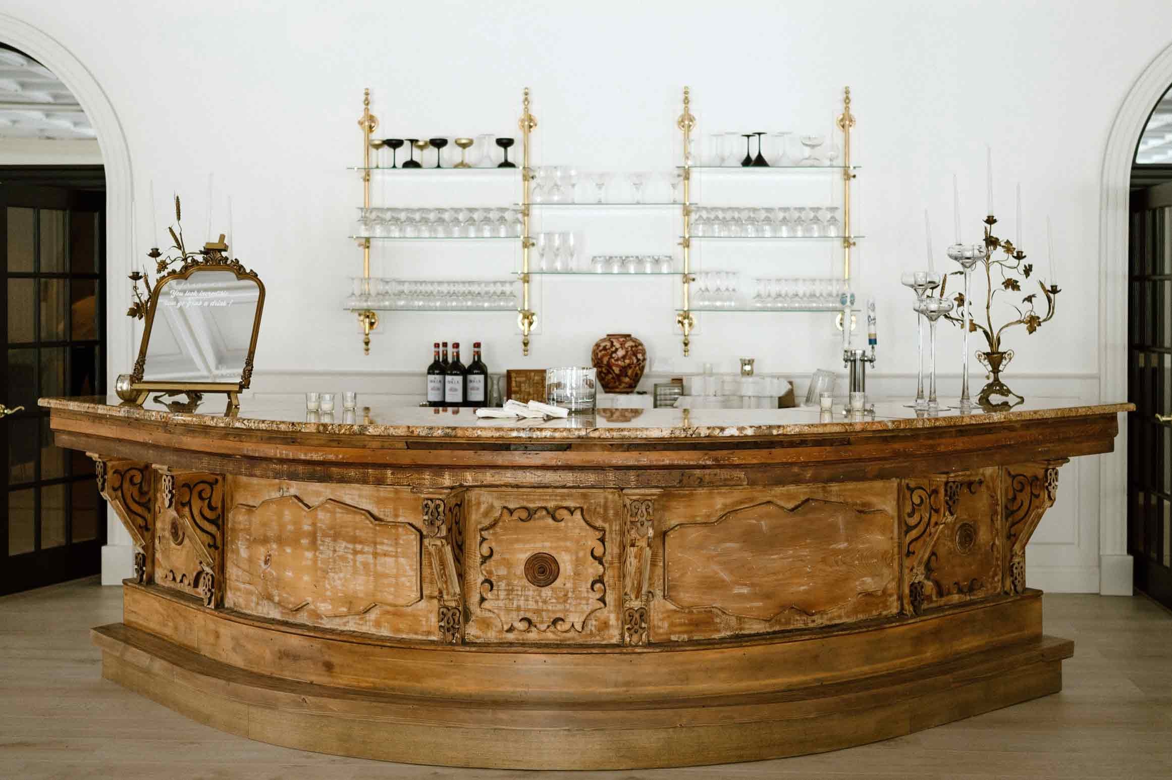 disalvos-open-bar.jpg