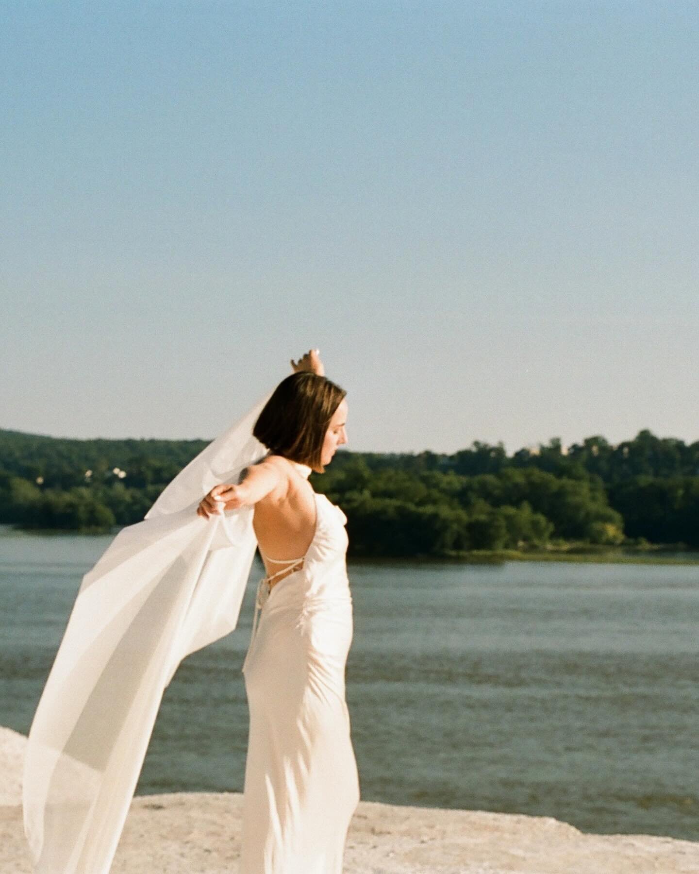 Some beauties captured on 35mm film from this iconic bridal editorial at the White Cliffs of Conoy this past fall.

I have so much film to share from the last year and have started introducing it as an add on available for all my weddings if you want