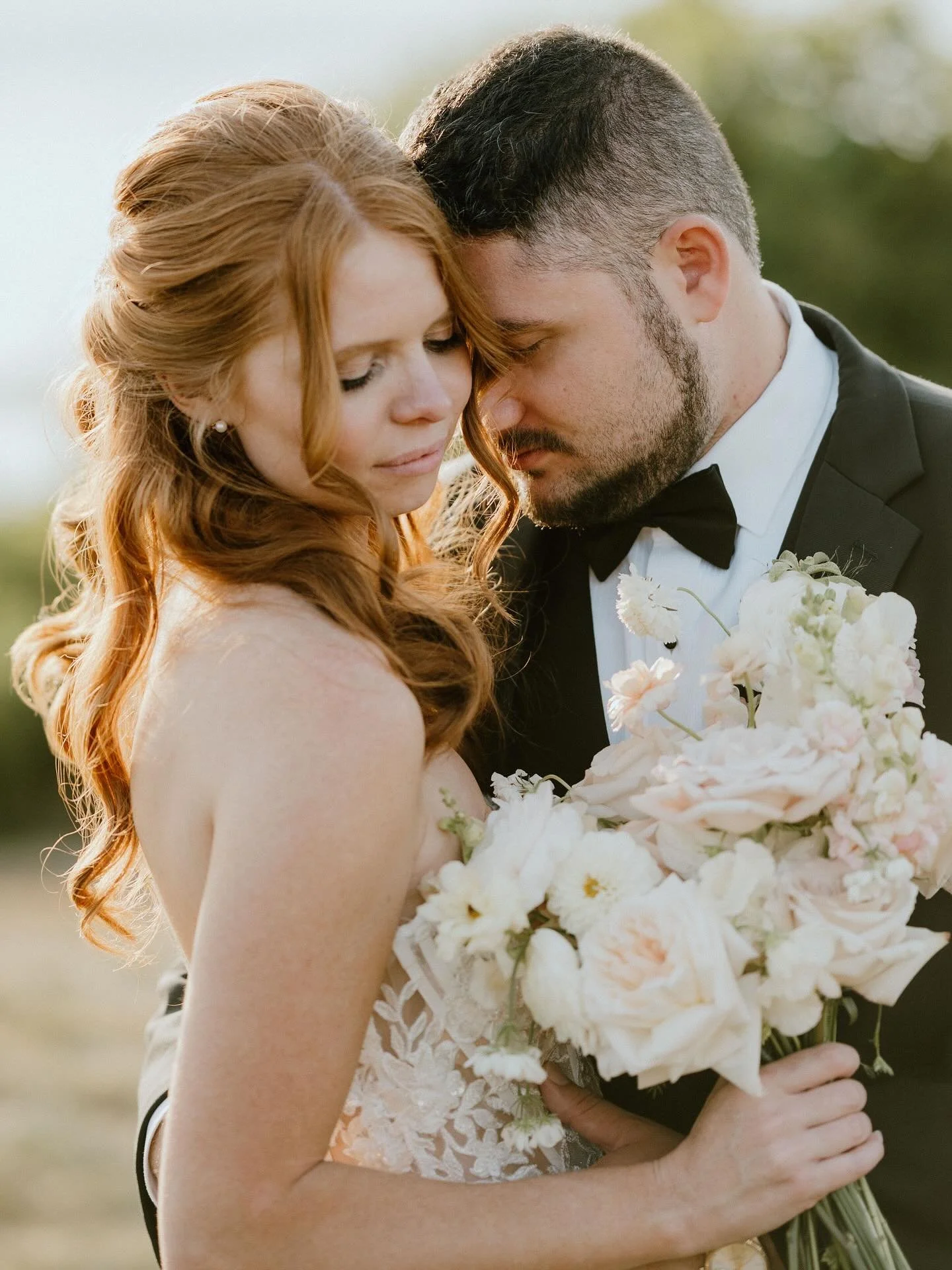 A sun-kissed weekend away in Newport, RI getting to second shoot for the best @caterina_photography 

From the coastal views, the tangible joy emanating from the guests &amp; the easy going nature of Isabel &amp; Dom it was truly such an incredible d