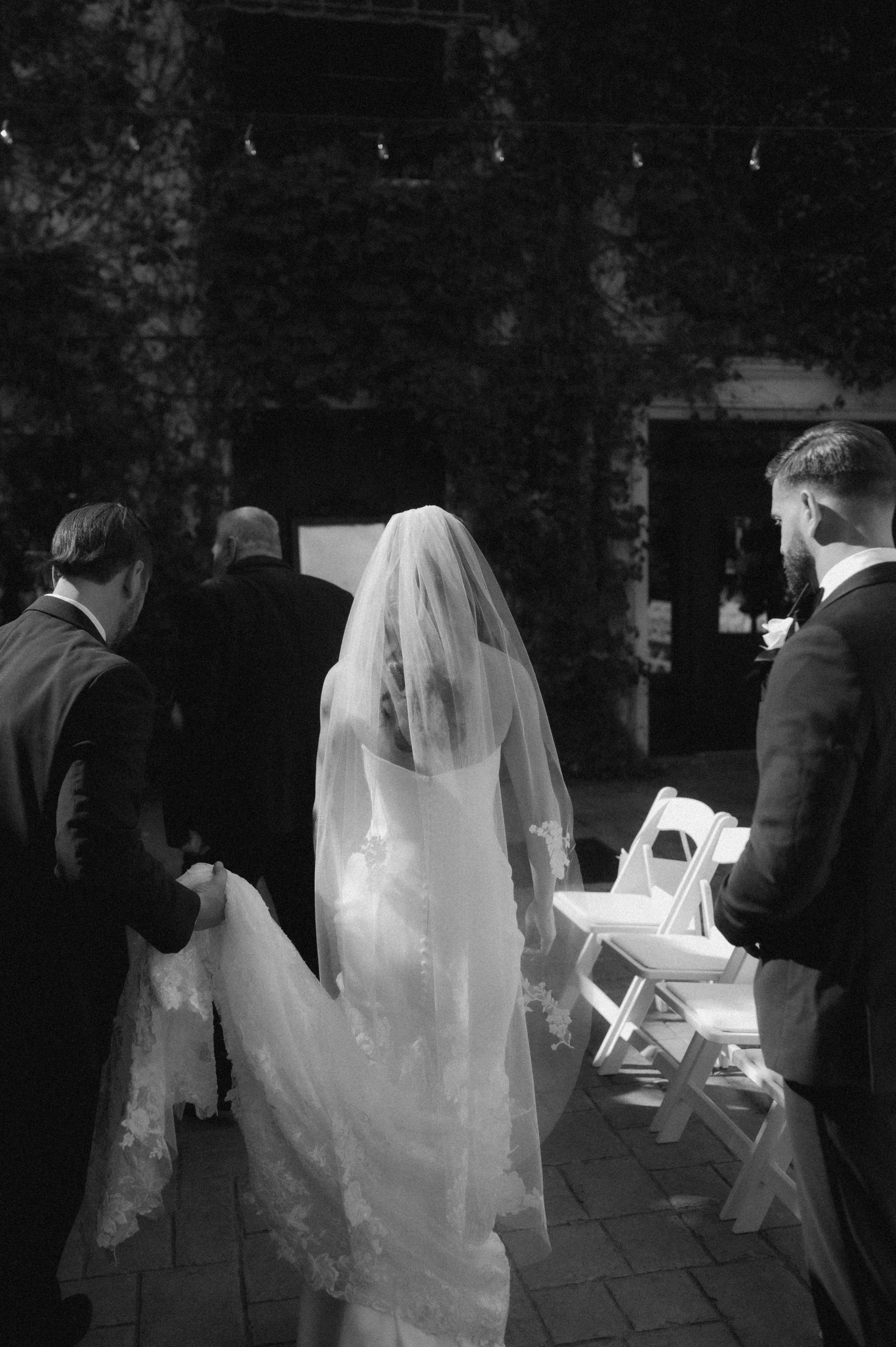 real-wedding-day-moments-getting-ready-pa.jpg