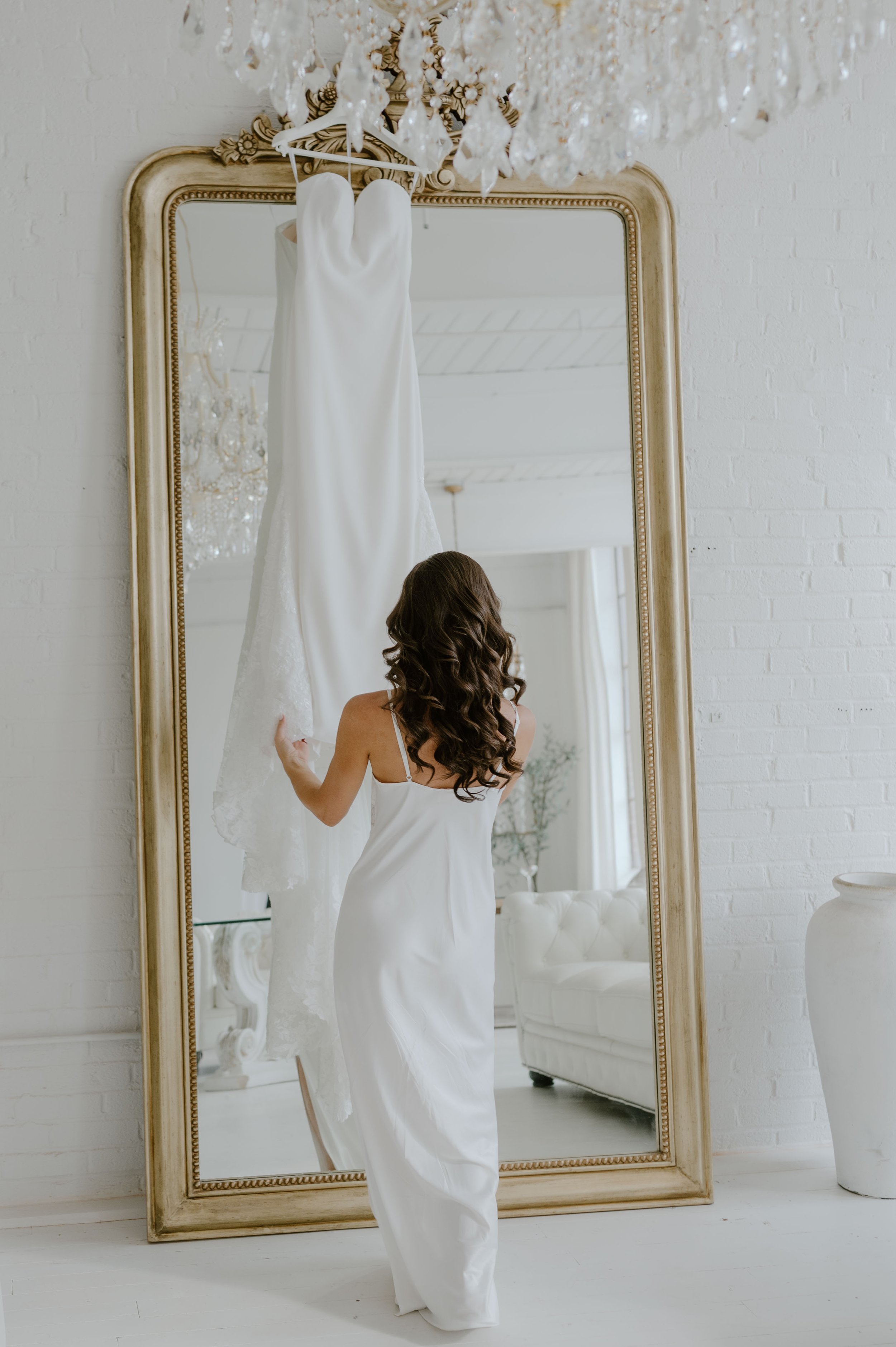 timeless-bridal-getting-ready-photos-central-pa.jpg