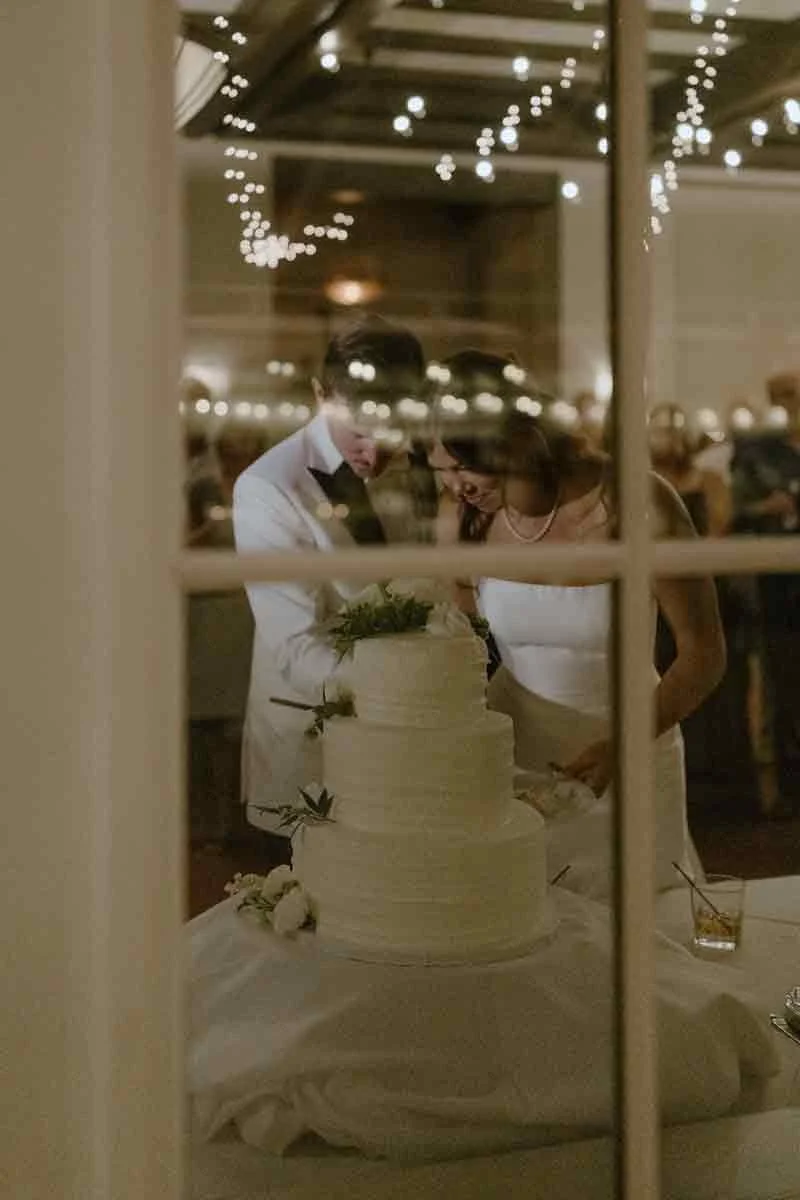 scranton-country-club-wedding-cake-cutting.jpg