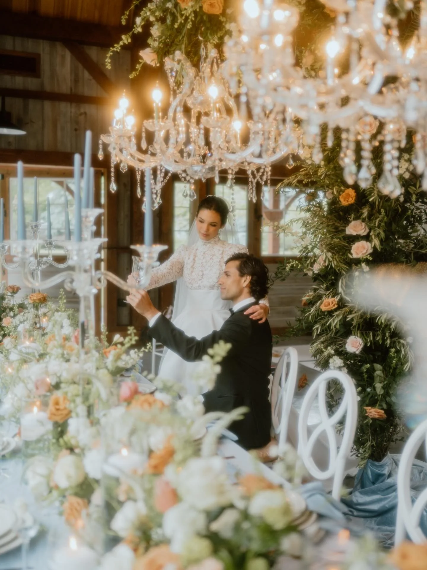 Forever dreaming of this romantic rainy day. 

The light was so soft, the colors felt brighter and bolder. 

The warmth of the light from the chandeliers inviting you to linger a while under their glow. 

host, production, design @brittanyboote flora