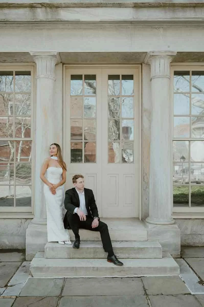 philly-engagement-photos-merchants-exchange-.jpg