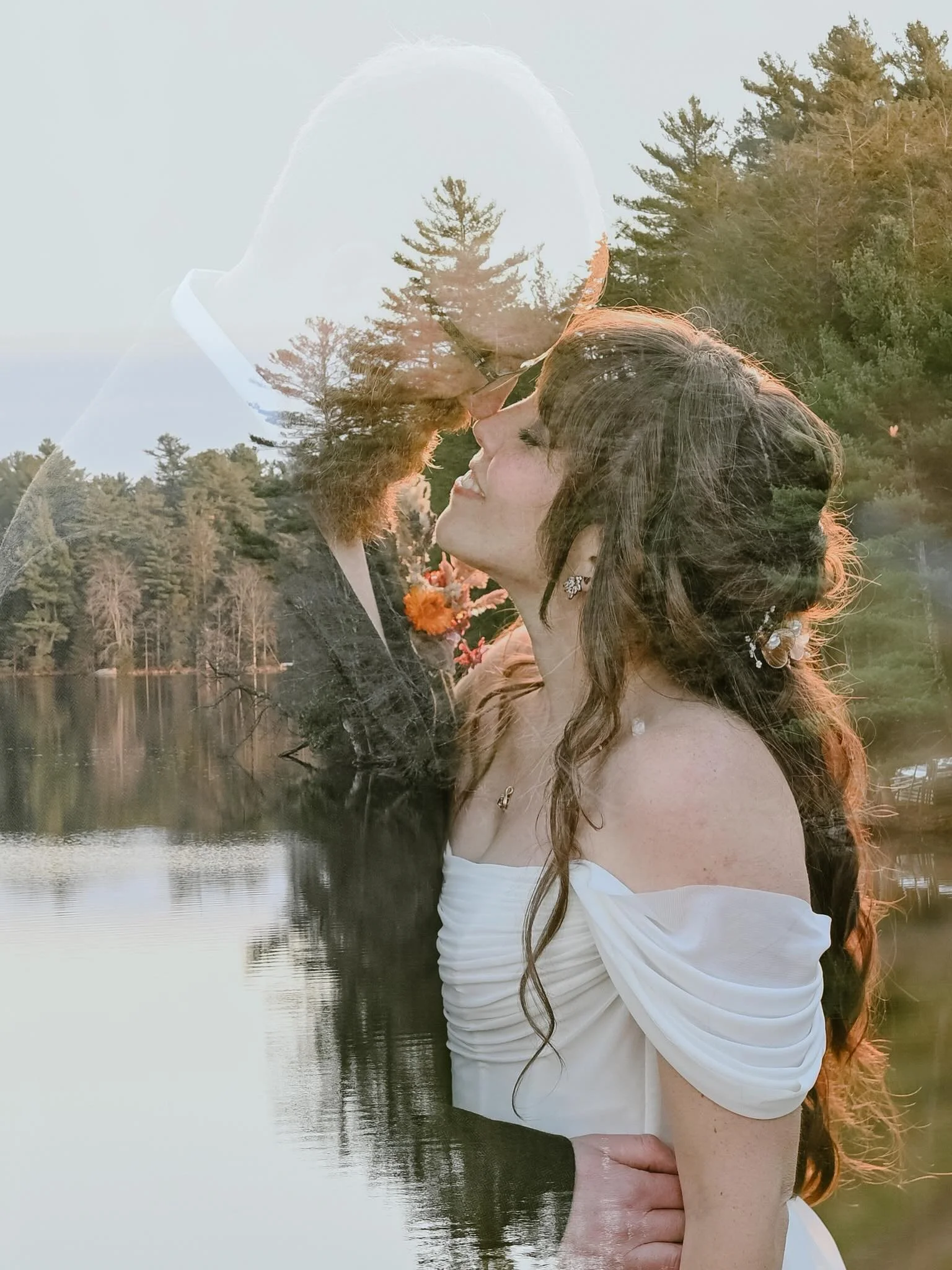 A day that was so intimate &amp; heartfelt you could practically feel it in the air. 

It&rsquo;s always so lovely to see the ways people show up fully &amp; authentically for each other on a wedding day. Sara &amp; Collin&rsquo;s people were so pres