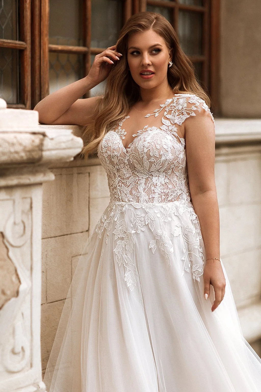 Melory_Curvy_Laura_01.jpg