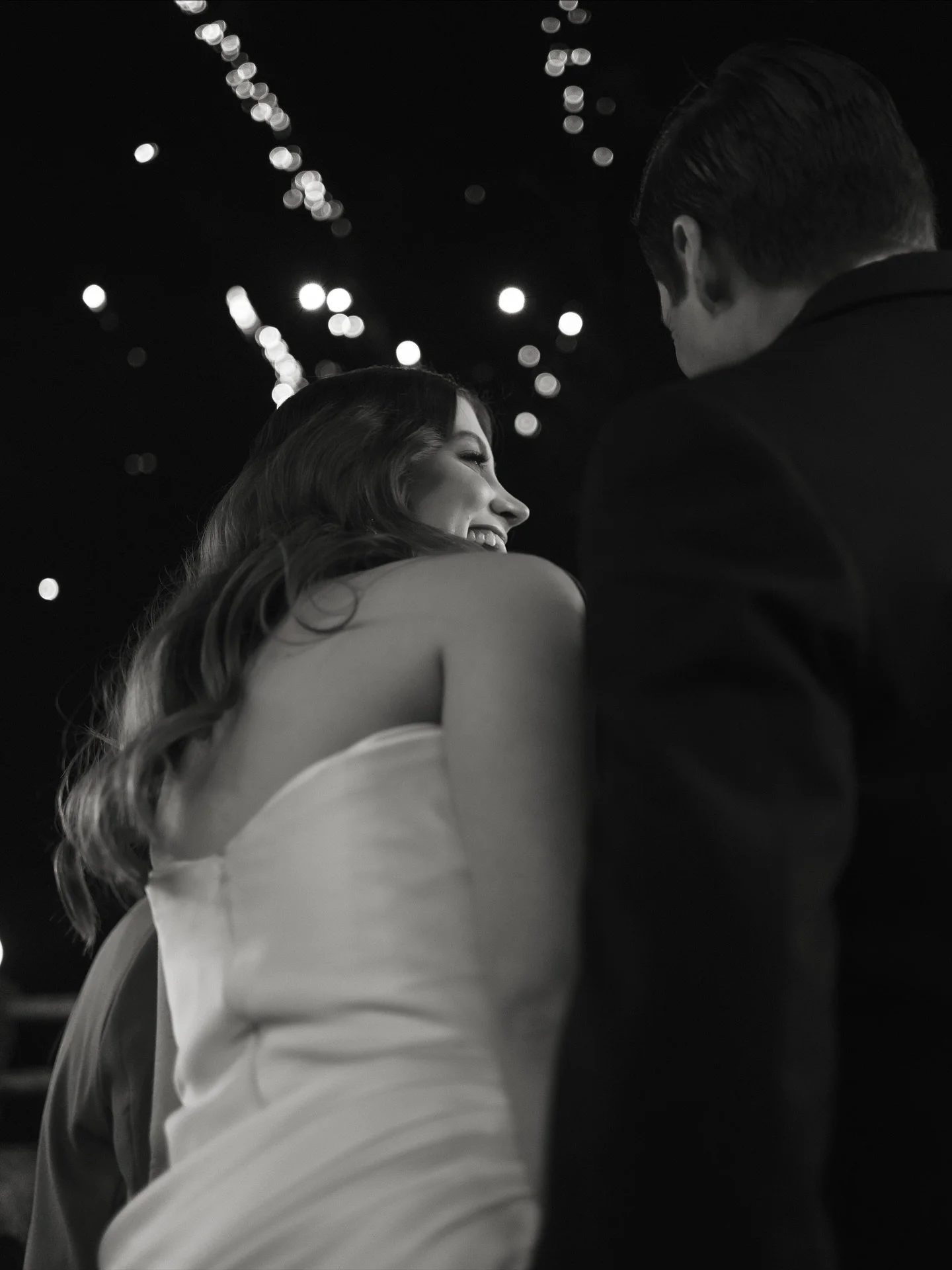 Arely &amp; Sergio &ndash; Civil Wedding 

Capturing the magic of your story ✨

WP:&nbsp;@eventos_davidglez 
Dress:&nbsp;@lucianar.atelier 
Makeup Artist:&nbsp;@giselleomakeupartist 

#ArelyAndSergio&nbsp;#CivilWedding&nbsp;#LoveStory&nbsp;#JustMarri