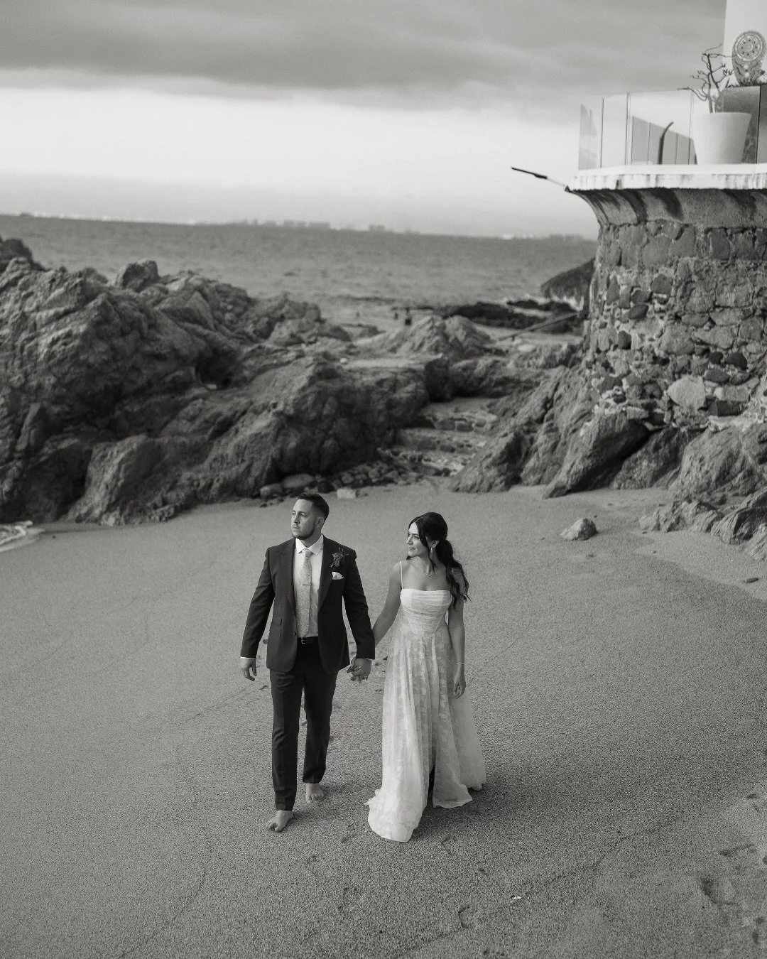 Manon &amp; Austin 🤍 

A beautiful wedding at Casa Karma in Puerto Vallarta, surrounded by their closest loved ones and dearest friends. 

A celebration filled with once-in-a-lifetime moments, genuine connection, and unforgettable memories that will