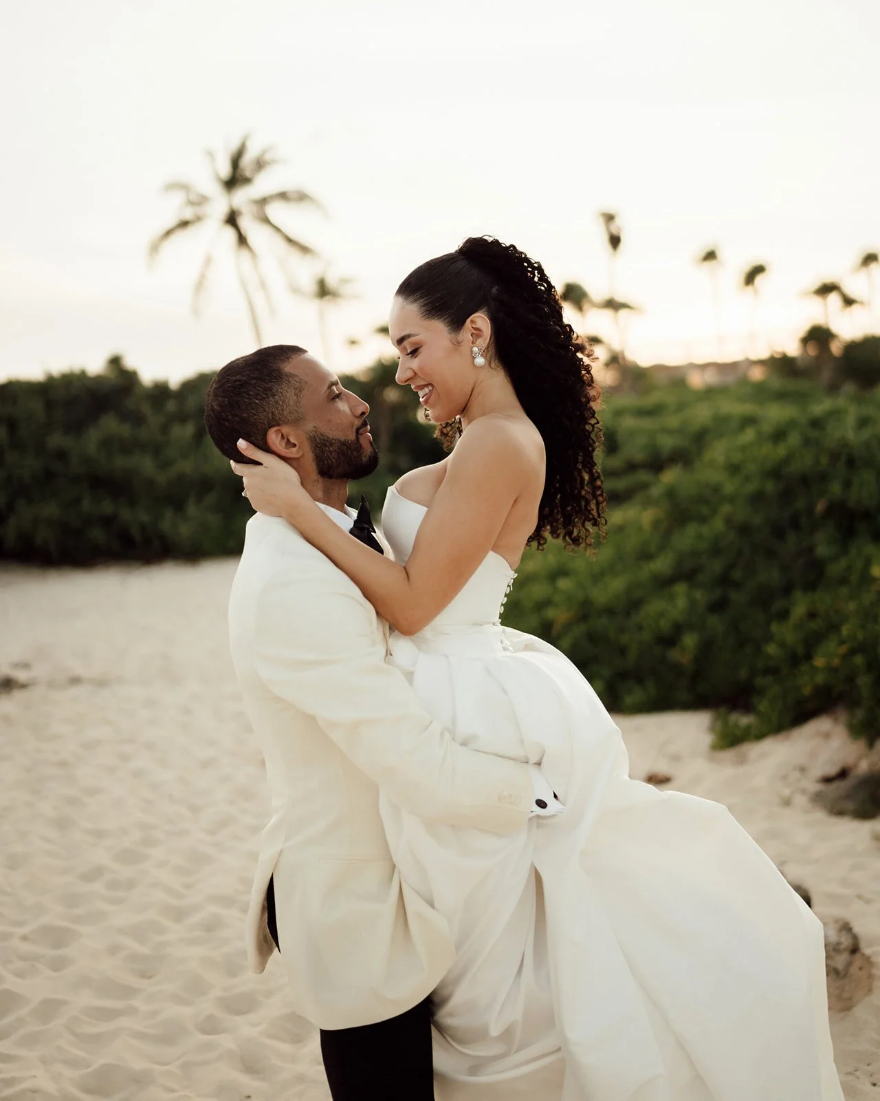 What to Wear for Engagement Photos as a Couple (Without Looking Matchy-Matchy)