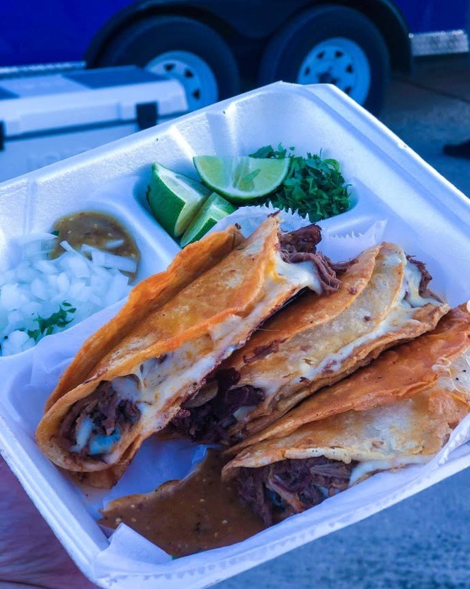🌮🔥 @tasteof_jalisco is here today from 3–9PM!
Their birria tacos are out of this world, and the ramen is next level delicious.✨
Pair it with one of our top-shelf margaritas for the ultimate flavor combo! 🍹
Come hang with us, chill in the