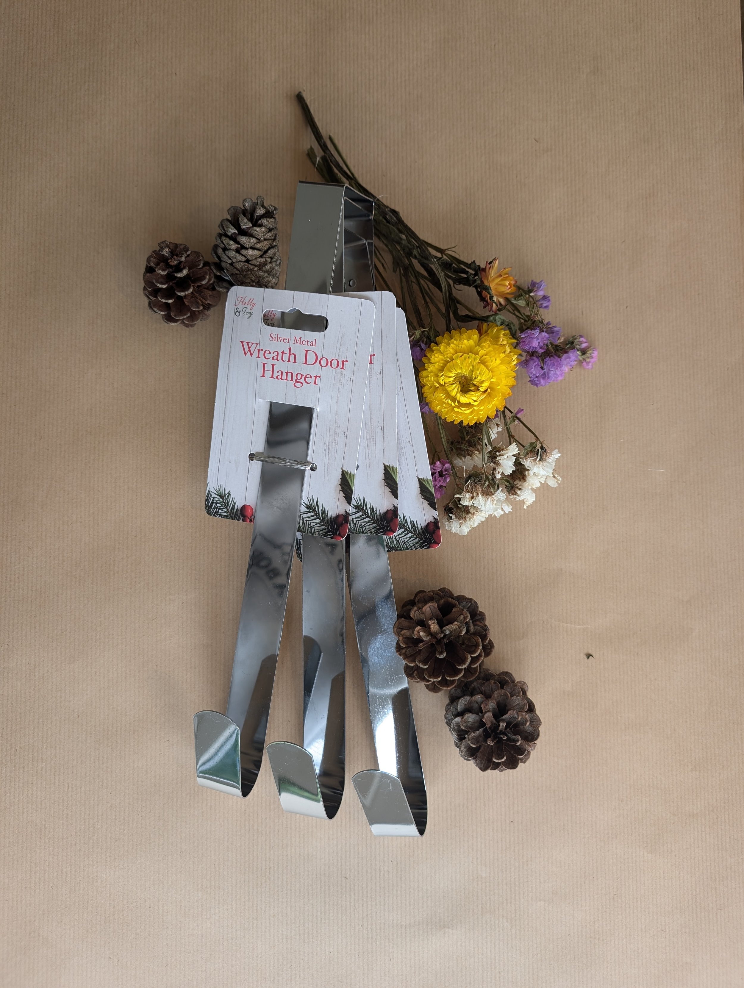 Silver Metal Wreath Hanger.