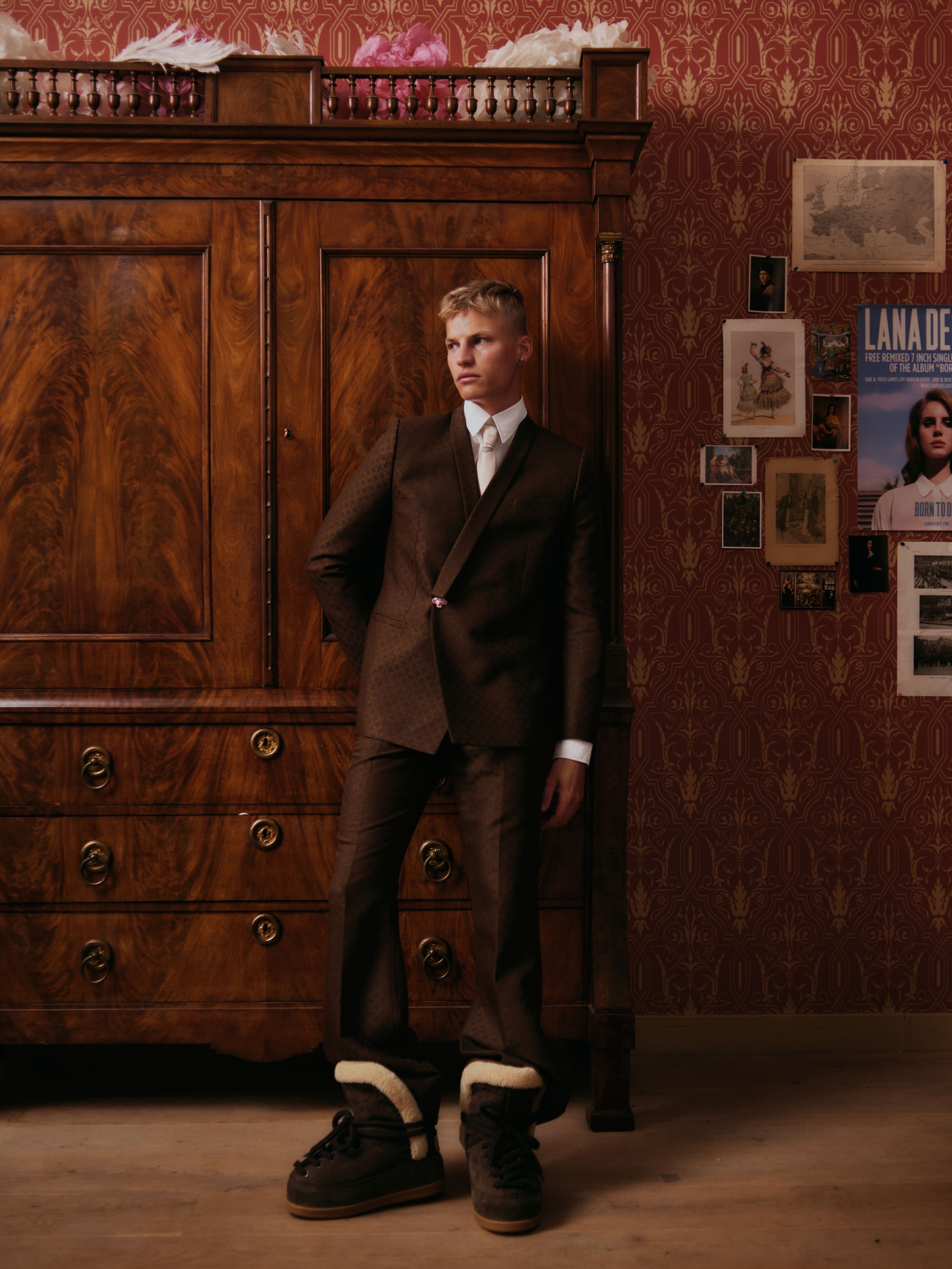 Schön!_Editorial_11092516241 TIFF.jpg