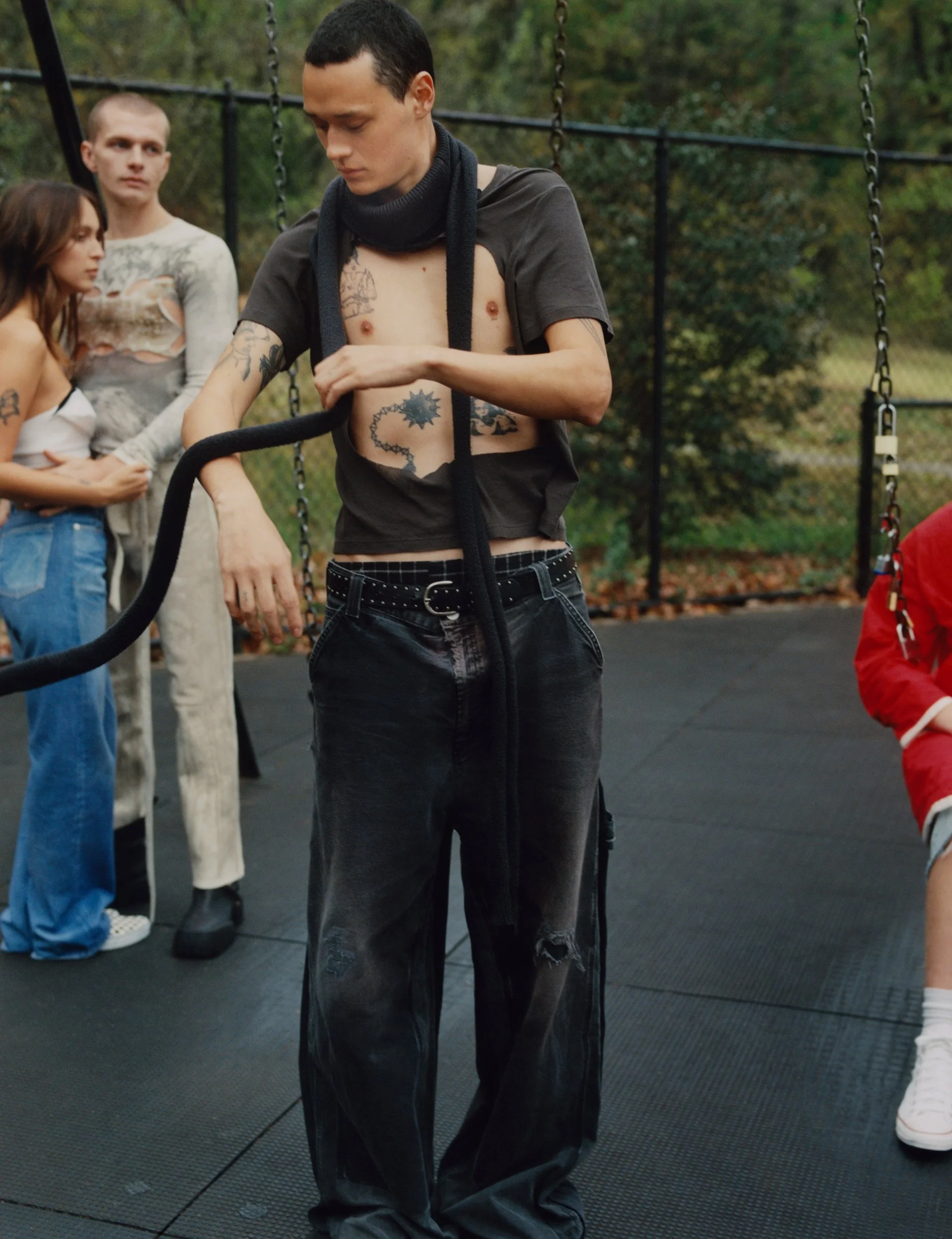 Javier + Sam_Heroine-24_compressed_Page_10_Image_0002.jpg