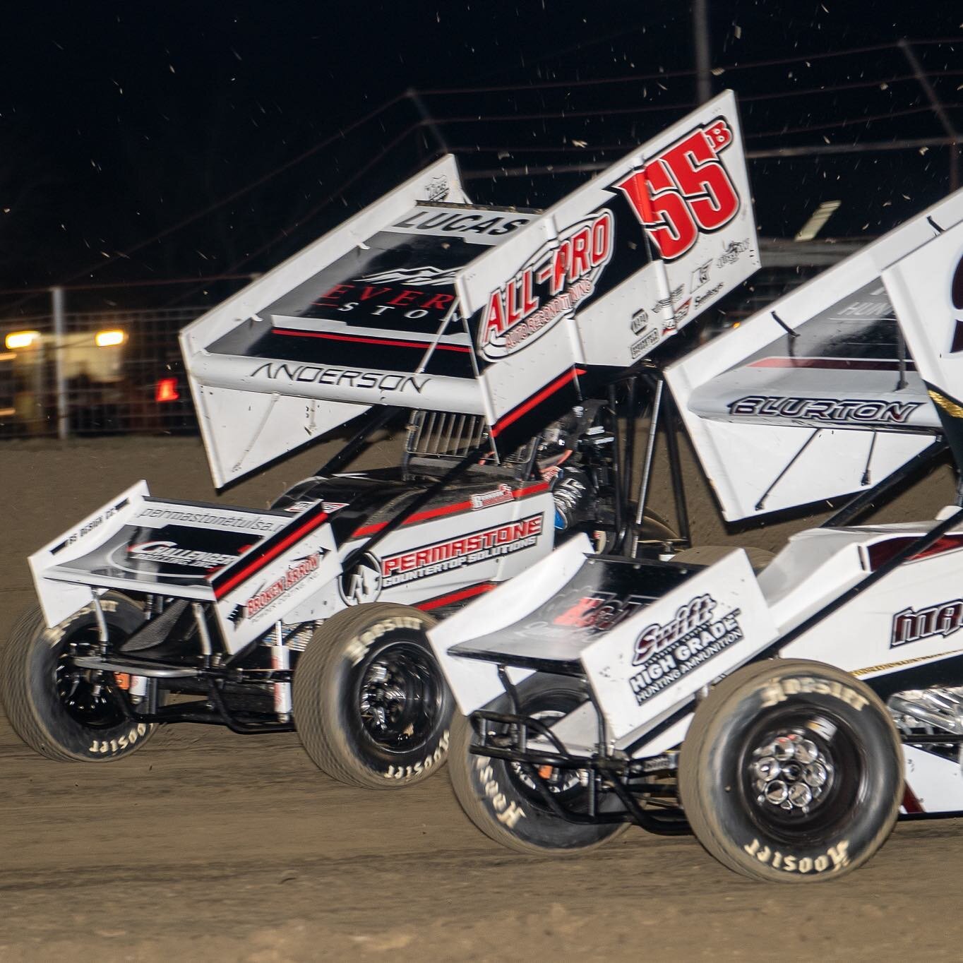 Racing our way through @lucasoilascs Sizzlin&rsquo; Summer Speedweek! 

📸 @mavmillermedia

#sprintcar #racecar #racing #racer #driver #knoxville #race #dirttrack #dirt #car #knoxvilleraceway