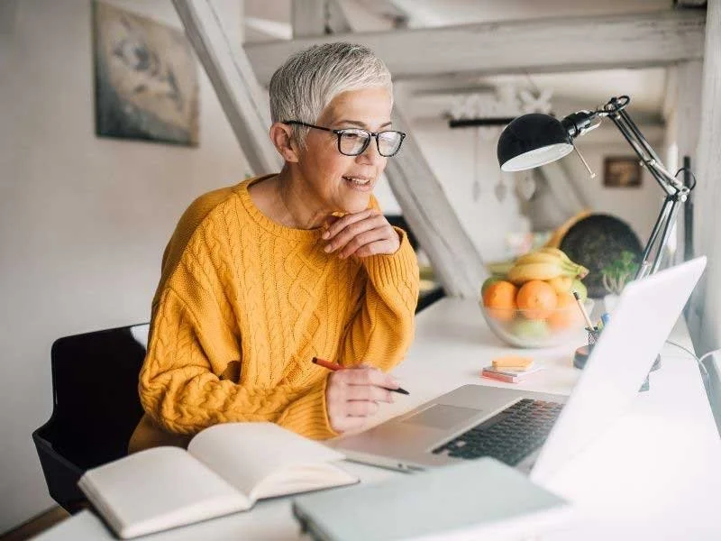 Redding, CA woman looking up Christian Healthshare plans