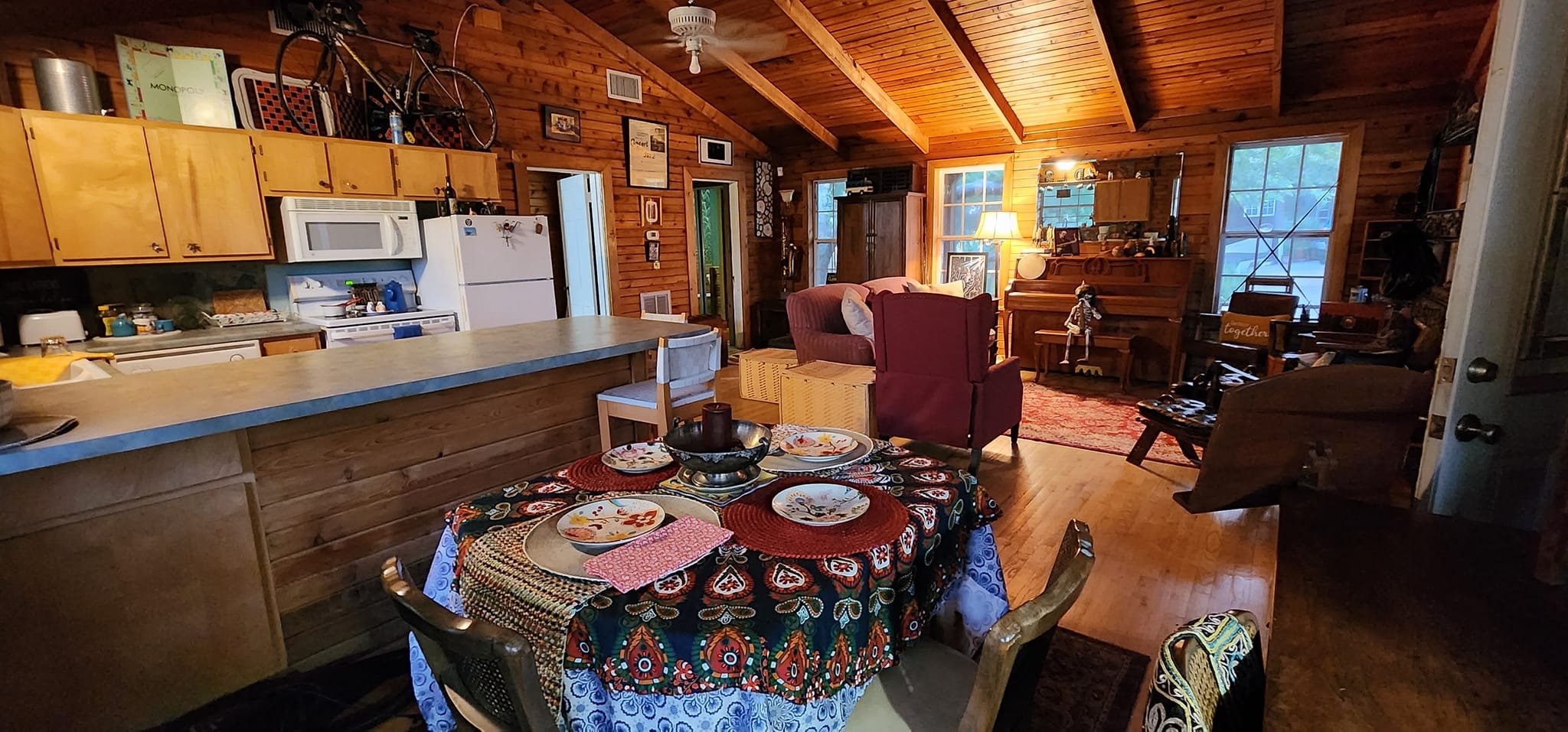 Dining and work space