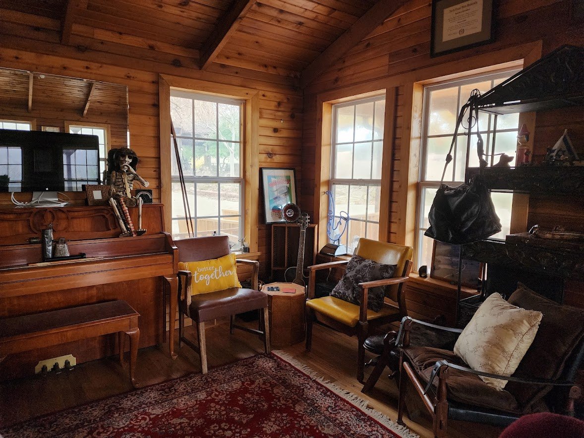 Main room of Lion