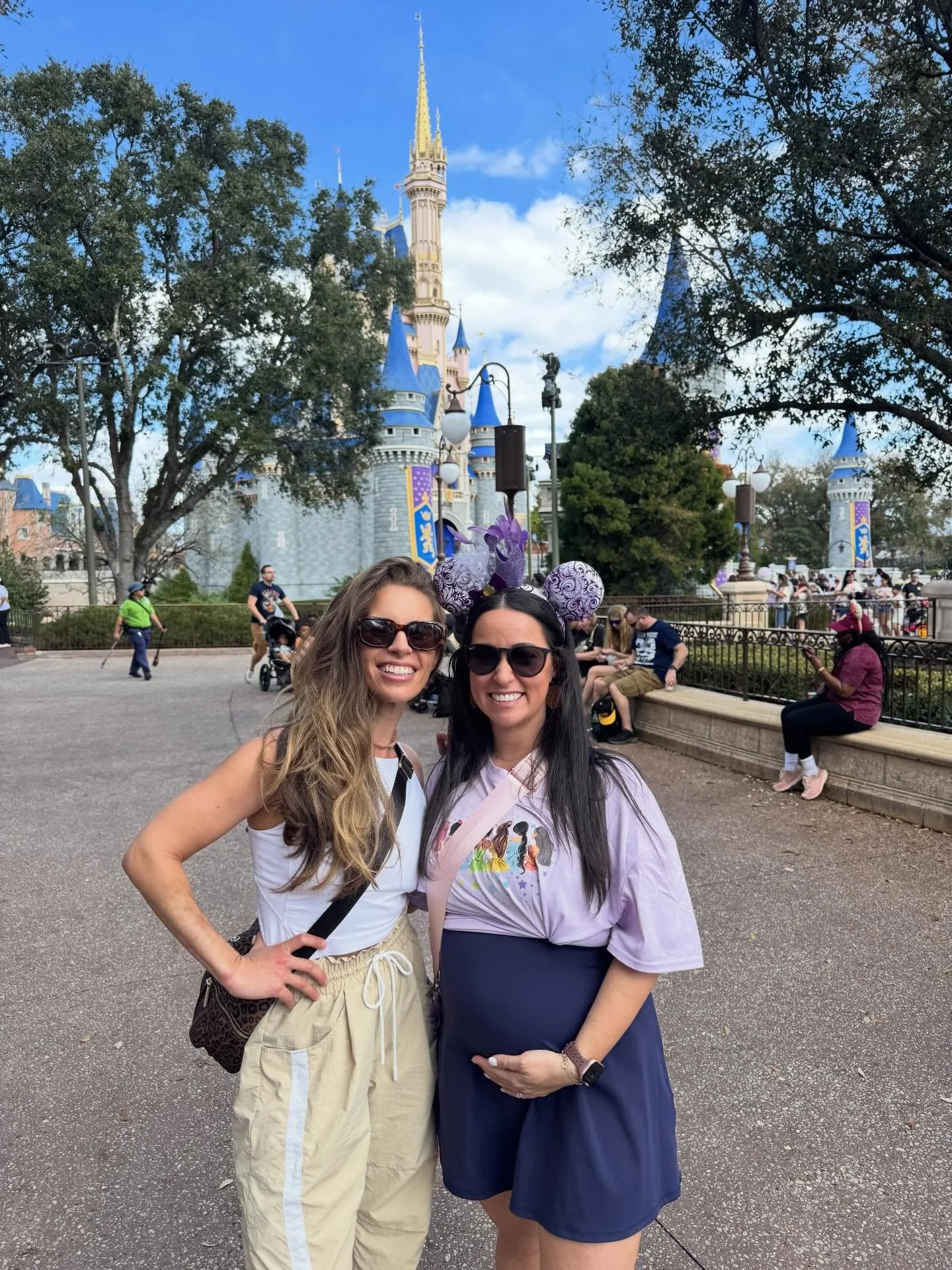 HEART 💖 HAPPY #feelgoodfeels over the last few weeks 🥰 

From birthday celebrations to girls night, to finally checking out the new aquarium, to Disney magic with one of my best friends from childhood, to ordinary moments that feel anything but ord