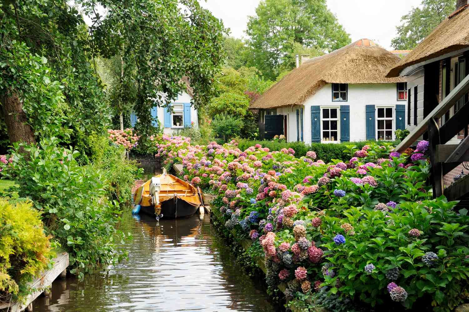 Discover the Hidden Gems of the Netherlands: Giethoorn, Hoge Veluwe National Park, and Texel