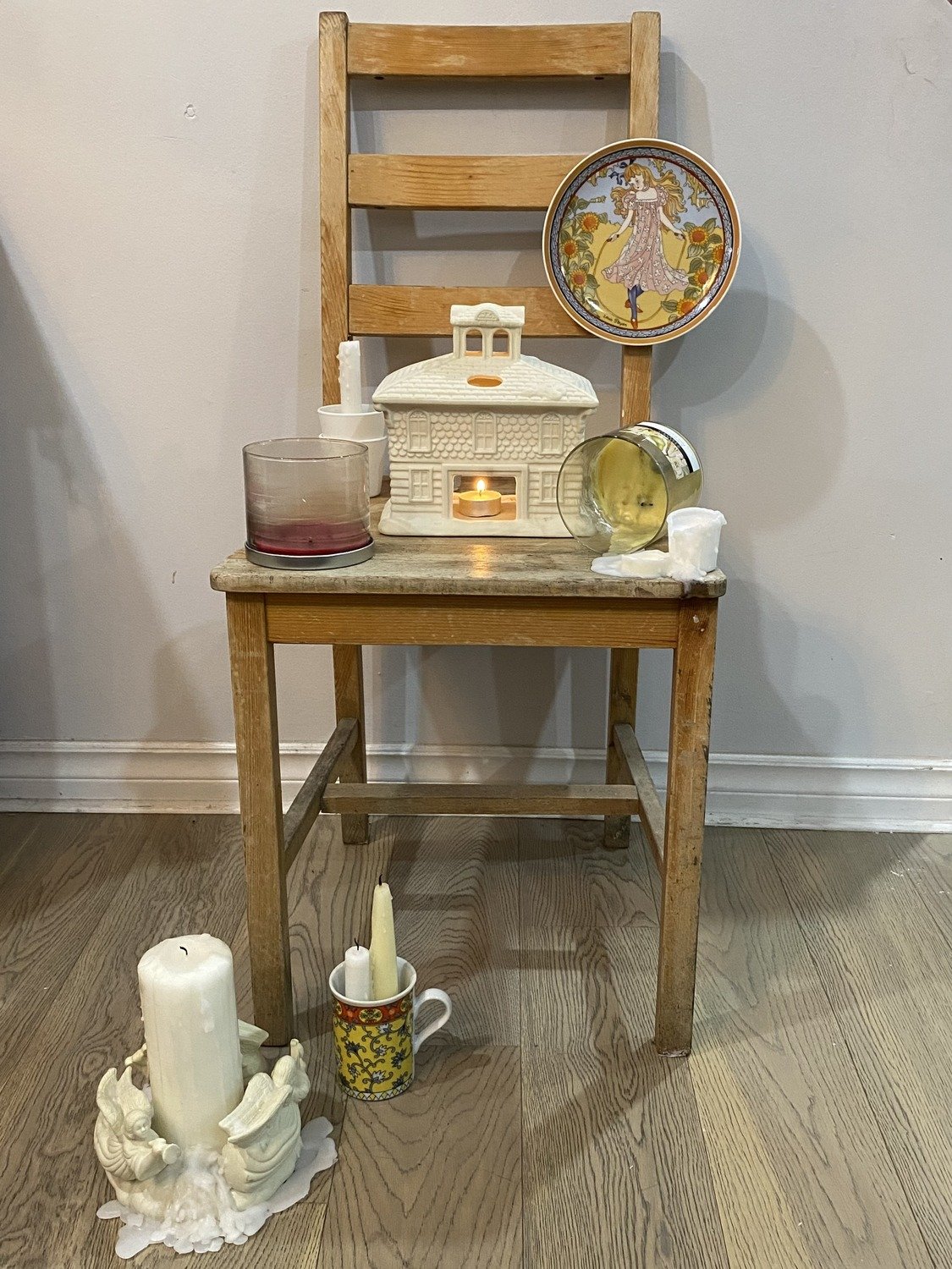 sitting, waiting, 2021 (found object assemblage)