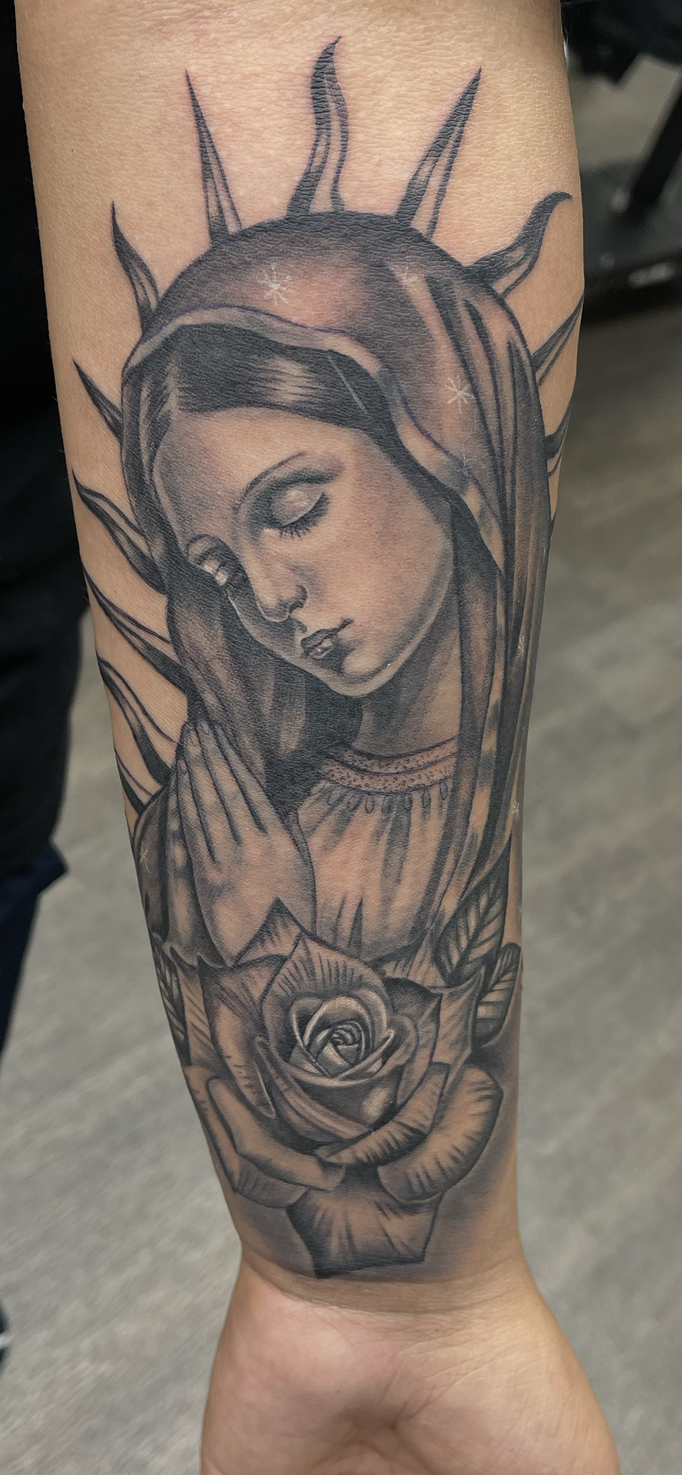 tattoobyalbert.rose.virginmary.mary.blackngrey.png