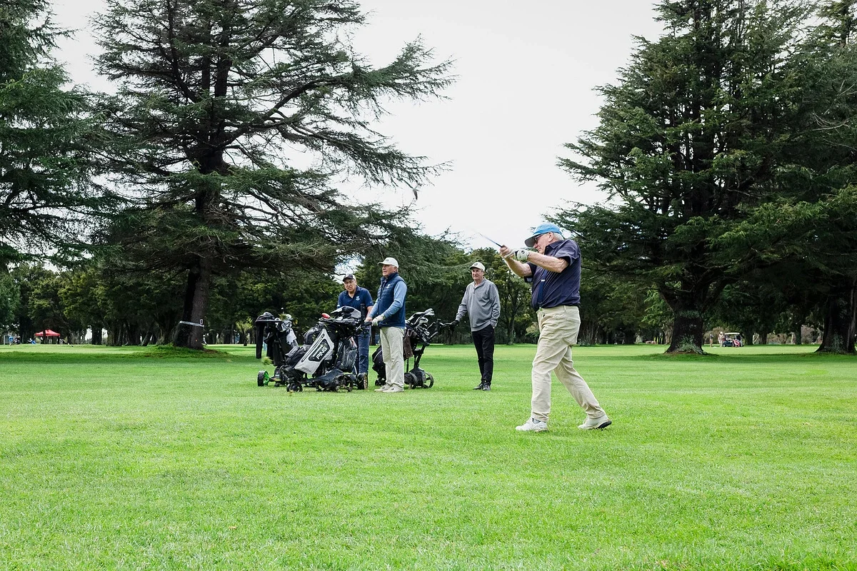 golfers-in-action-6_cpz.webp
