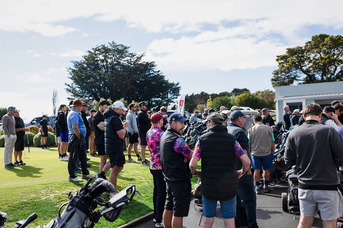 golfers-briefing-tee-off-2_cpz.webp