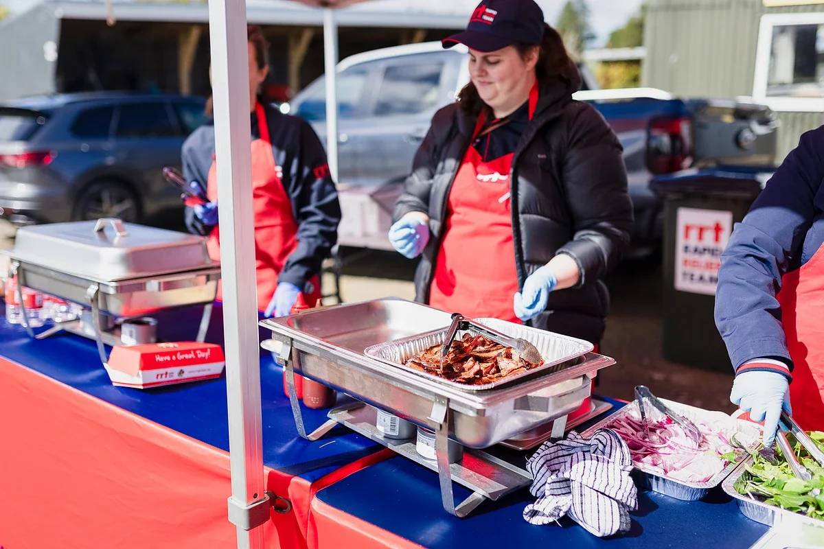 rapid-relief-team-lunch_cpz.webp