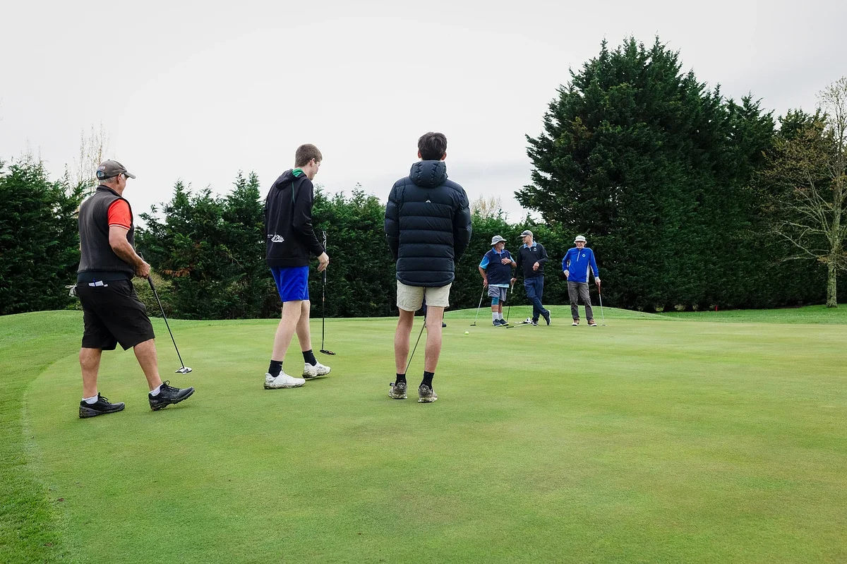 golfers-in-action-3_cpz.webp