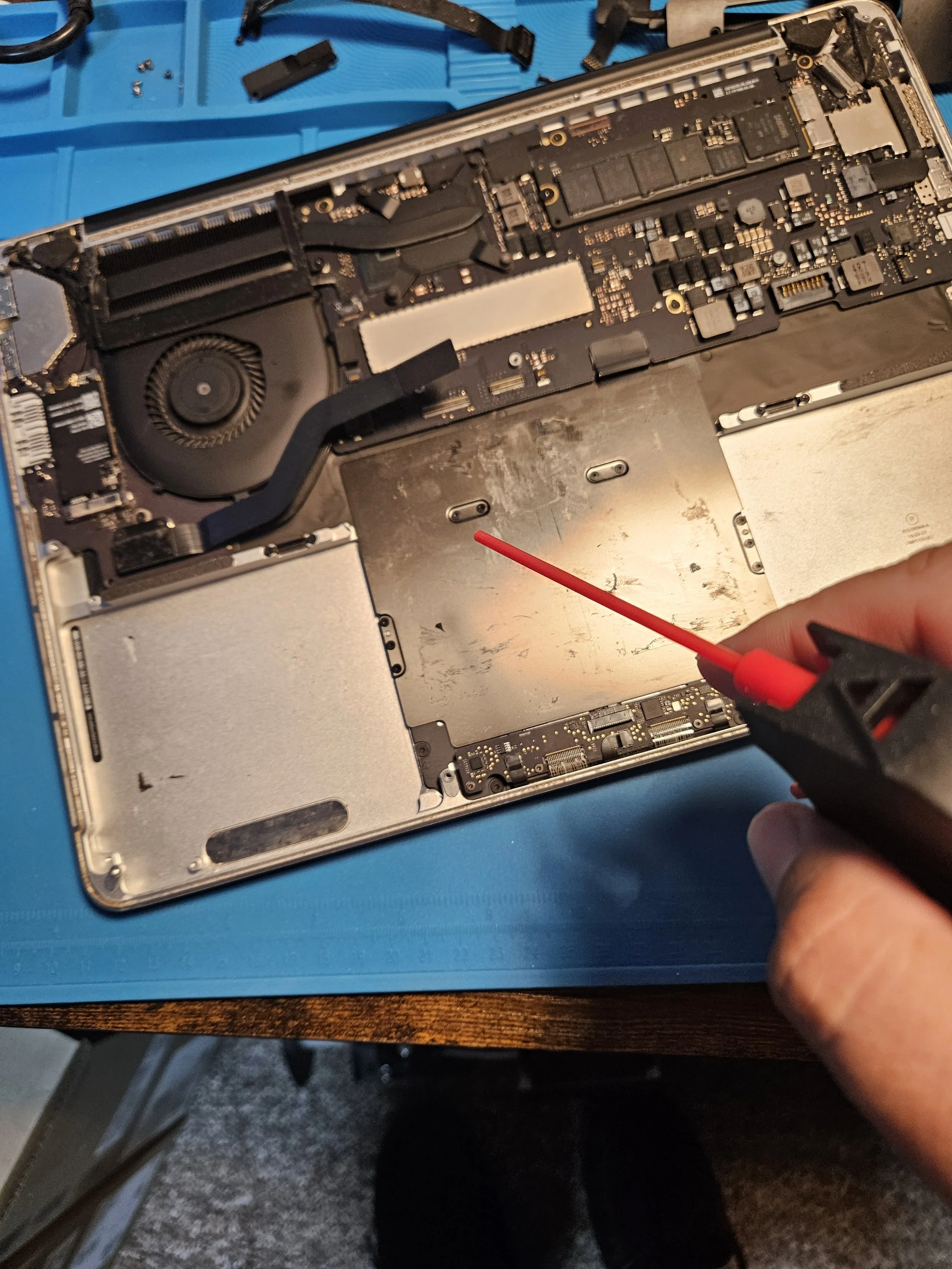 Time for the CPU fan to get some care.