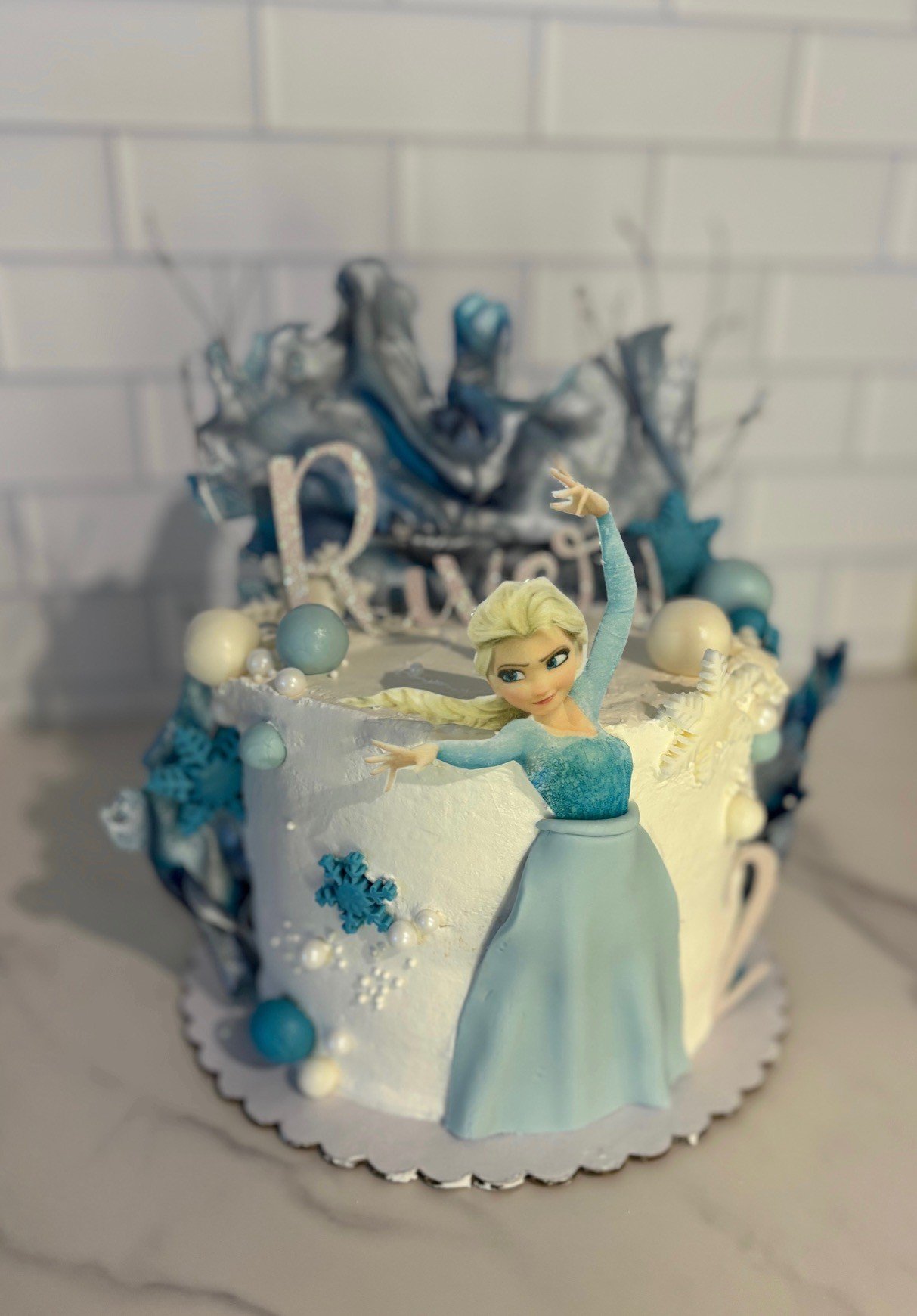 elsa cake.jpg